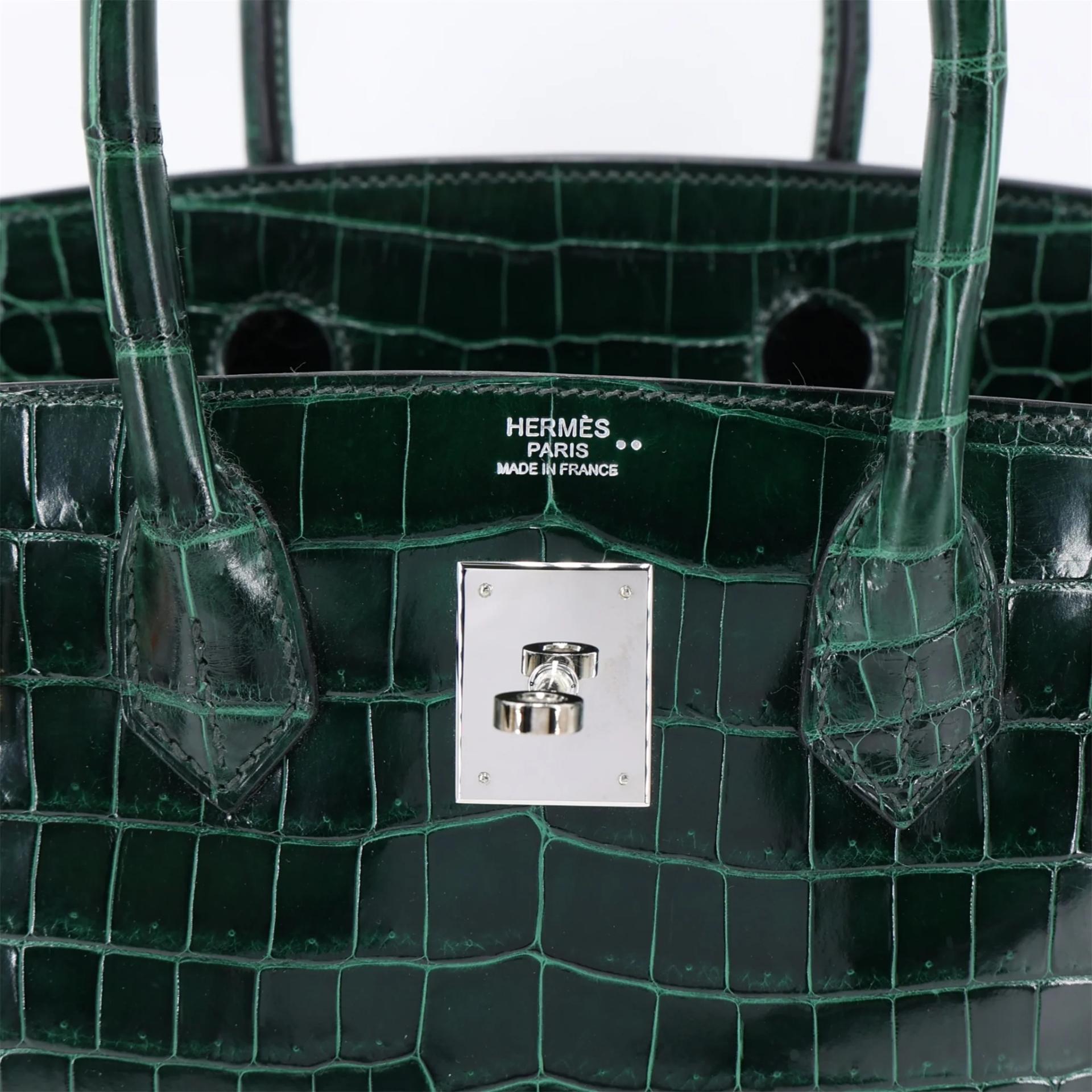 Very Good ( Rank A) HERMÈS Birkin 30 Vert Fonce (67) Shiny Niloticus Crocodile Palladium hardware Square Q (2013) - 11