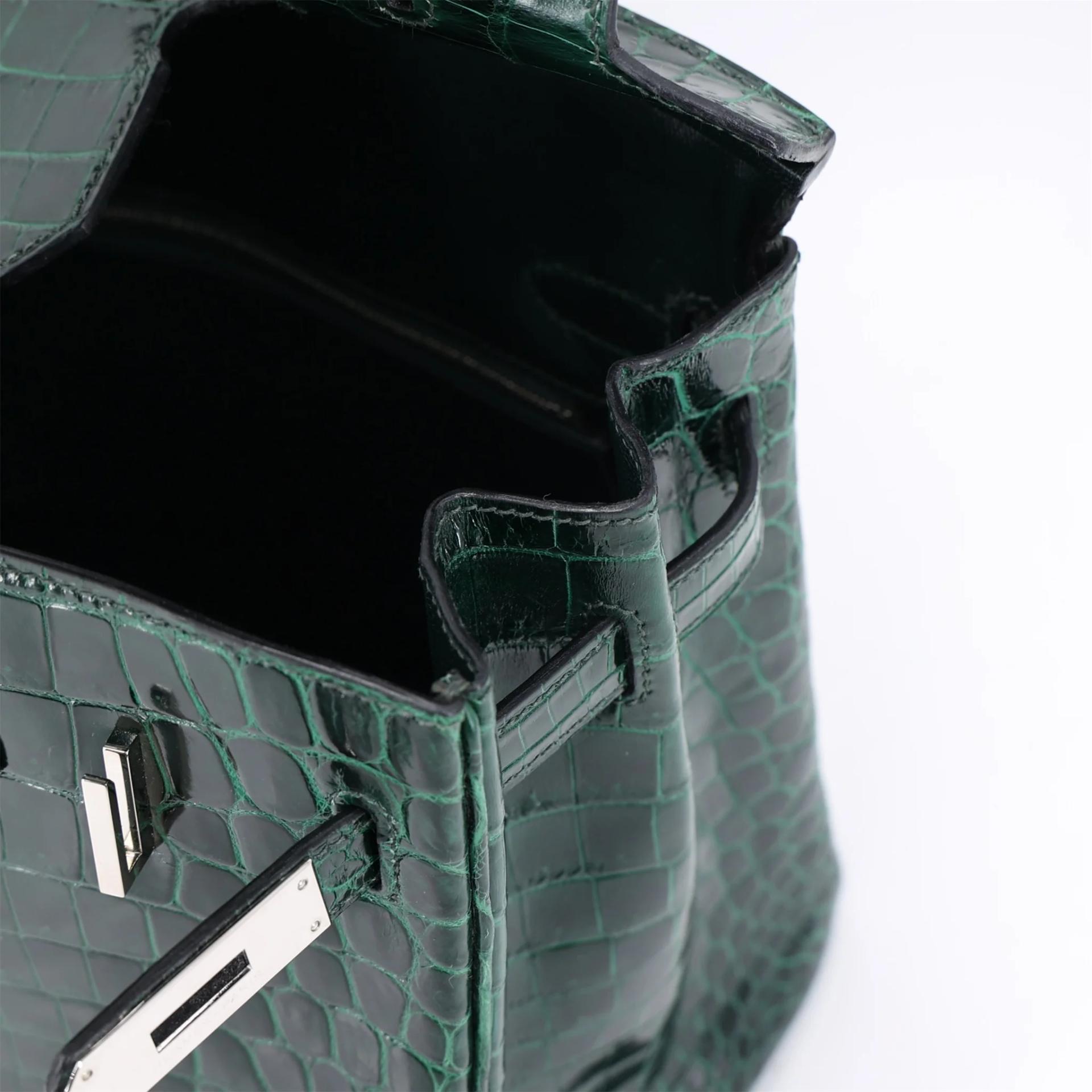 Very Good ( Rank A) HERMÈS Birkin 30 Vert Fonce (67) Shiny Niloticus Crocodile Palladium hardware Square Q (2013) - 17