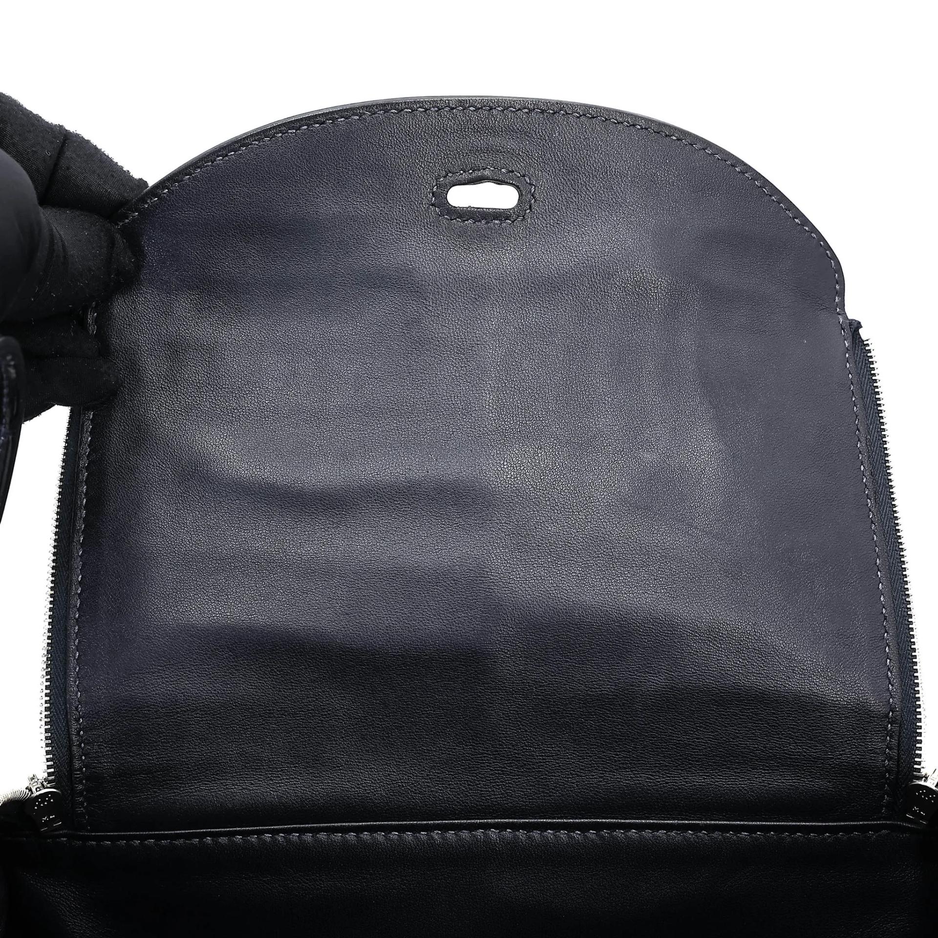 Very Good ( Rank A) HERMÈS Lindy 26 Bleu Indigo (76) Matte Niloticus Crocodile Palladium hardware X (2016) - 22