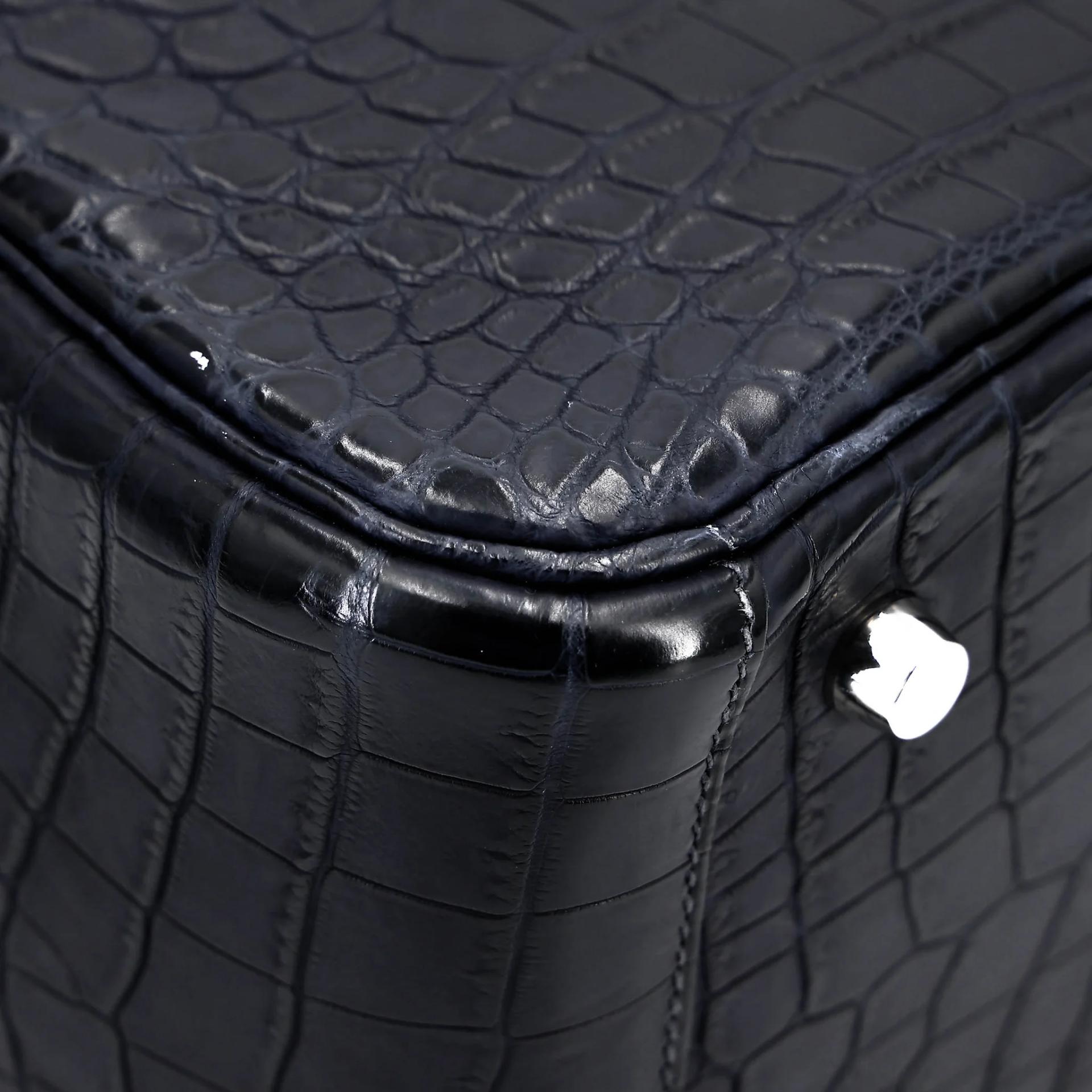 Very Good ( Rank A) HERMÈS Lindy 26 Bleu Indigo (76) Matte Niloticus Crocodile Palladium hardware X (2016) - 12