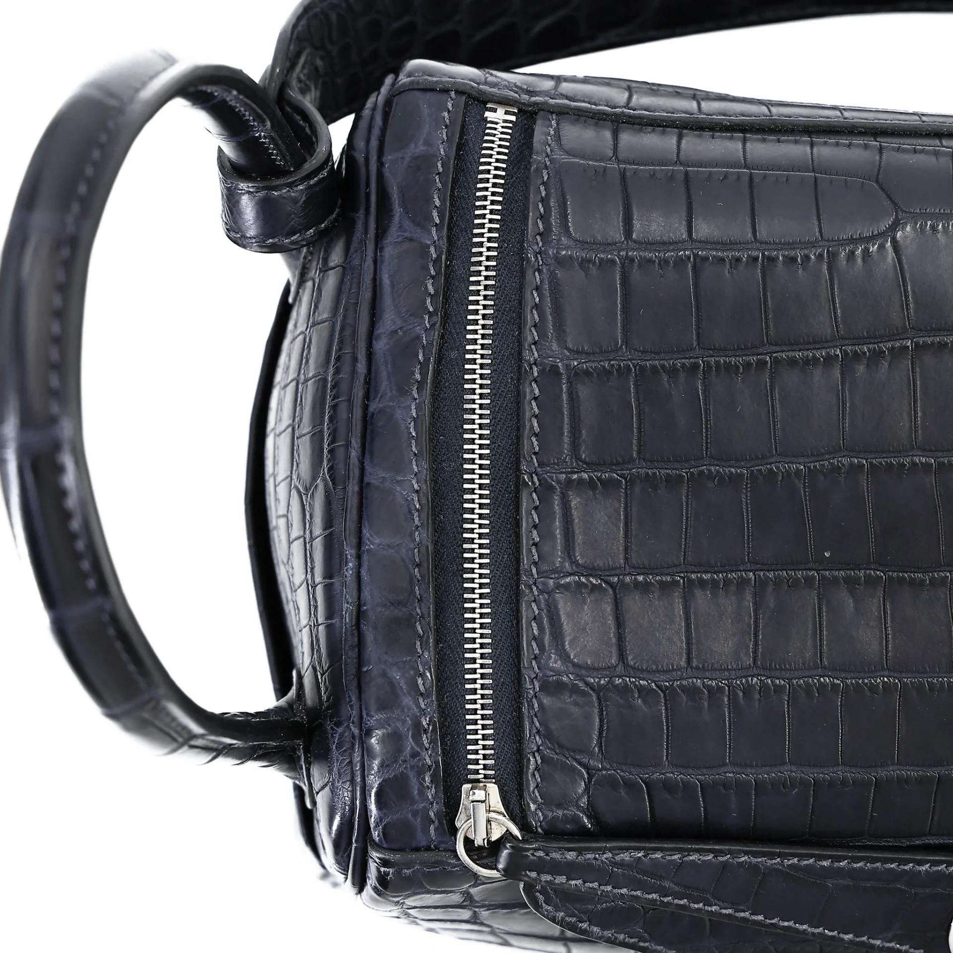 Very Good ( Rank A) HERMÈS Lindy 26 Bleu Indigo (76) Matte Niloticus Crocodile Palladium hardware X (2016) - 16