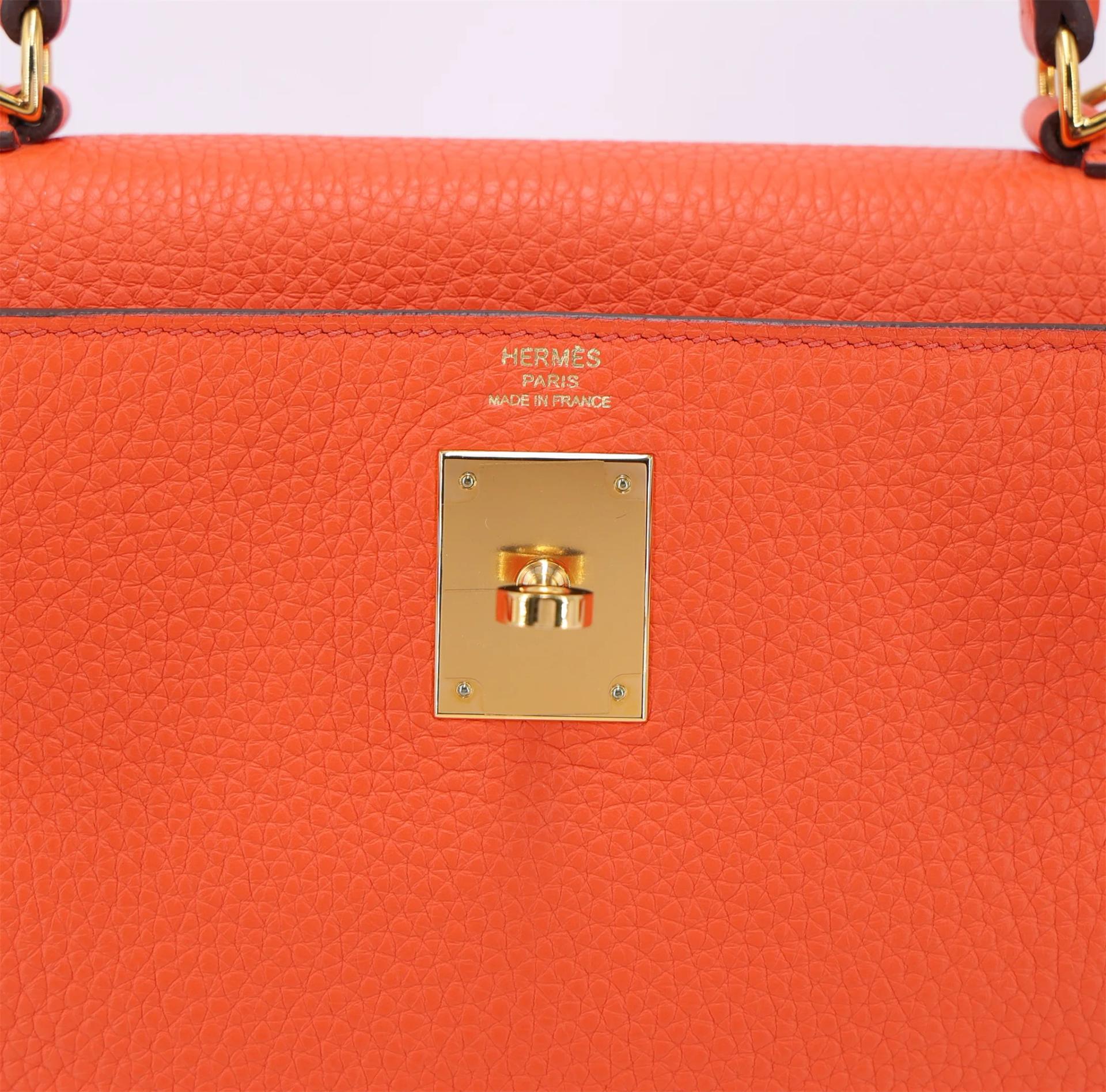 Very Good ( Rank A) HERMÈS Kelly 28 Orange Poppy (8V) Clemence Gold hardware T (2015) - 12