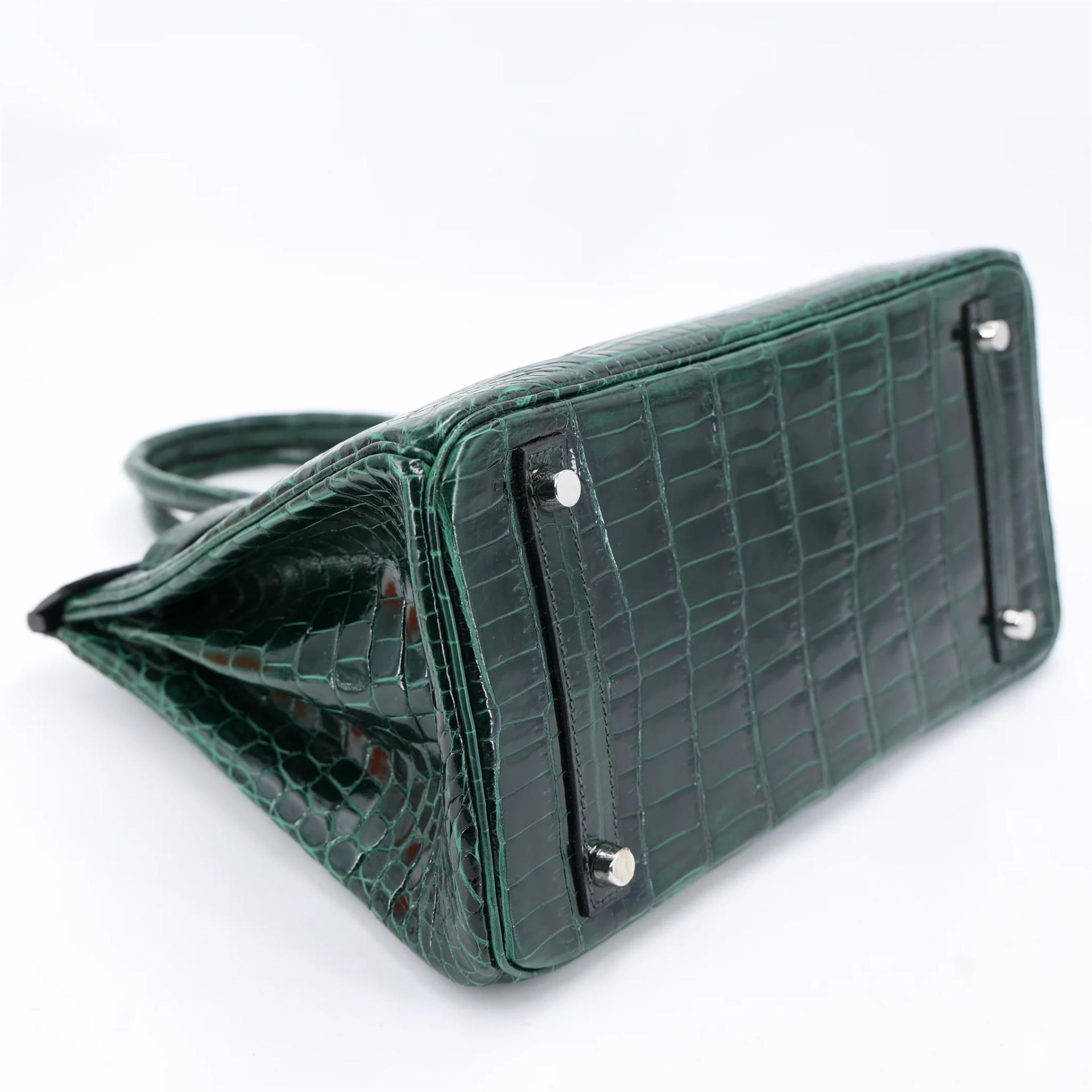 Very Good ( Rank A) HERMÈS Birkin 30 Vert Fonce (67) Shiny Niloticus Crocodile Palladium hardware Square Q (2013) - 4