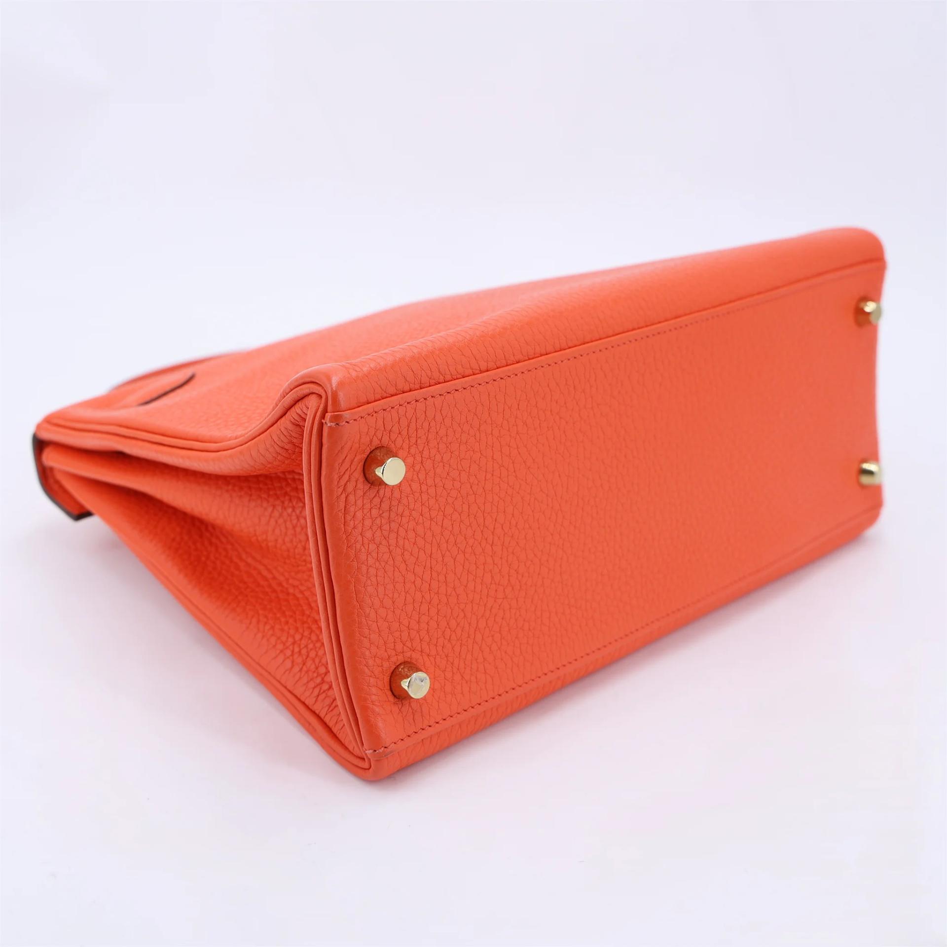 Very Good ( Rank A) HERMÈS Kelly 28 Orange Poppy (8V) Clemence Gold hardware T (2015) - 7