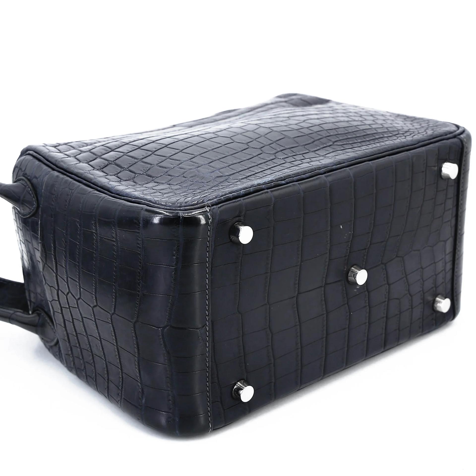 Very Good ( Rank A) HERMÈS Lindy 26 Bleu Indigo (76) Matte Niloticus Crocodile Palladium hardware X (2016) - 7