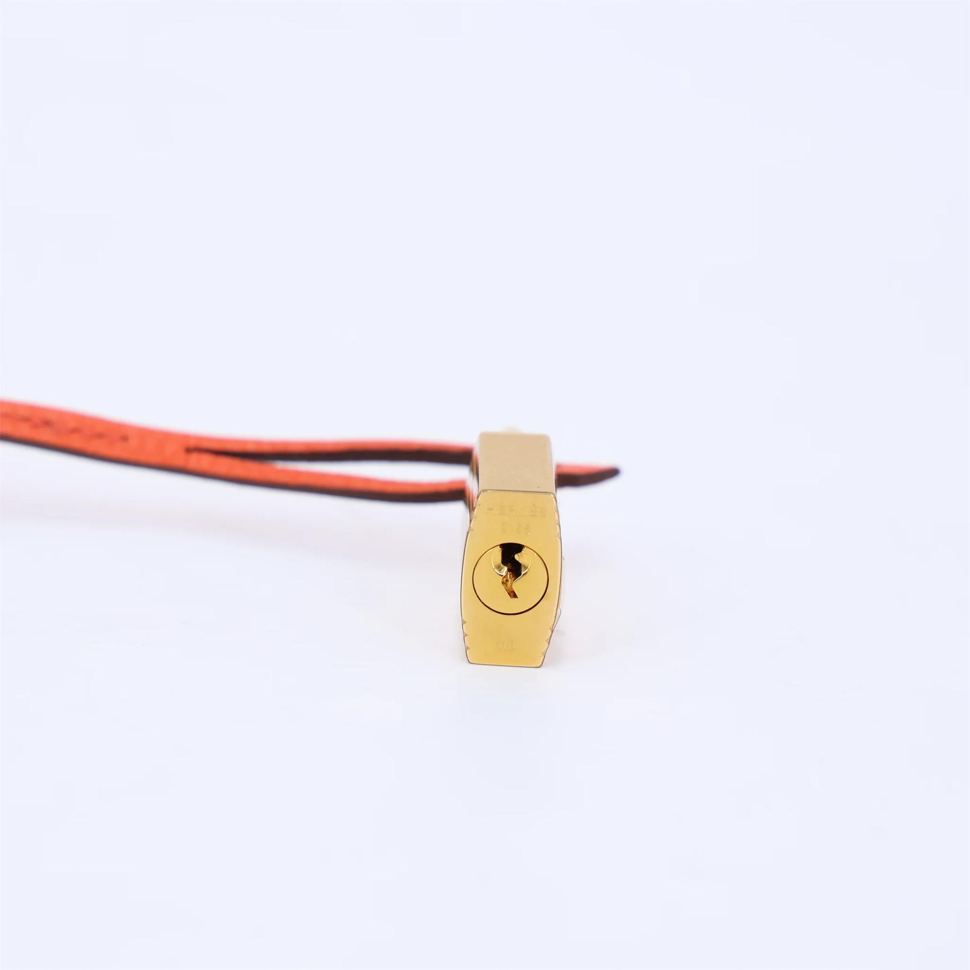 Very Good ( Rank A) HERMÈS Kelly 28 Orange Poppy (8V) Clemence Gold hardware T (2015) - 21