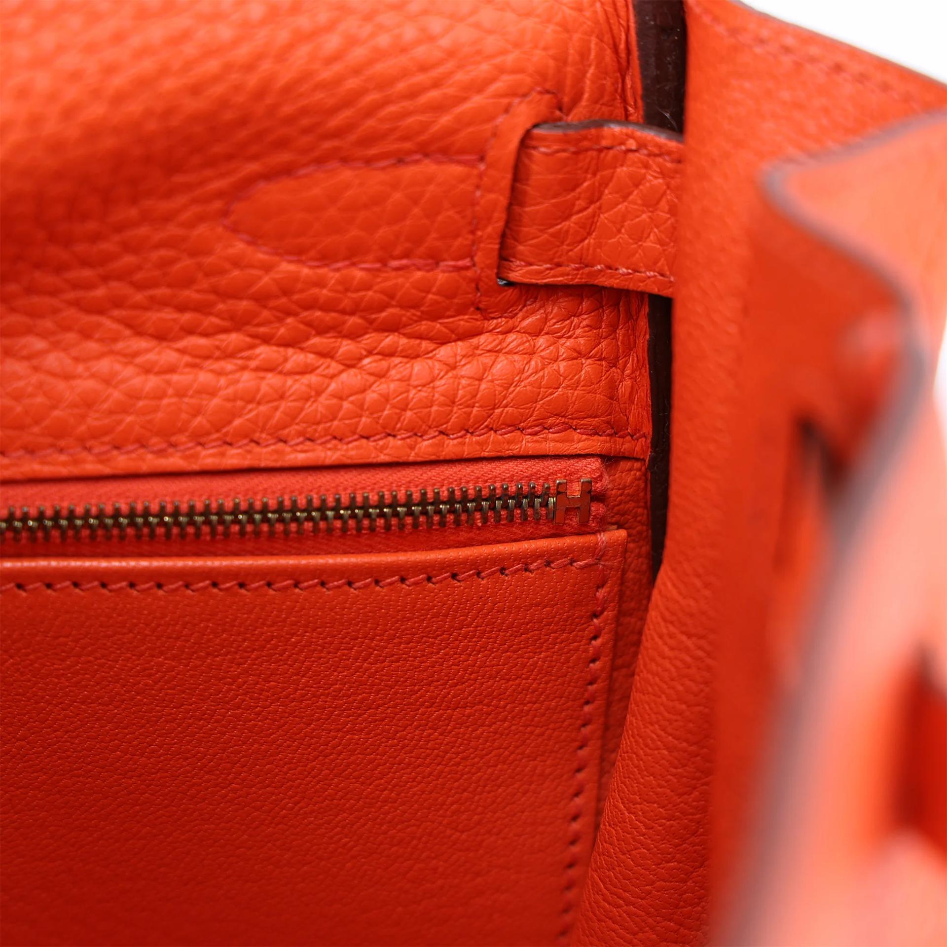 Very Good ( Rank A) HERMÈS Kelly 28 Orange Poppy (8V) Clemence Gold hardware T (2015) - 17