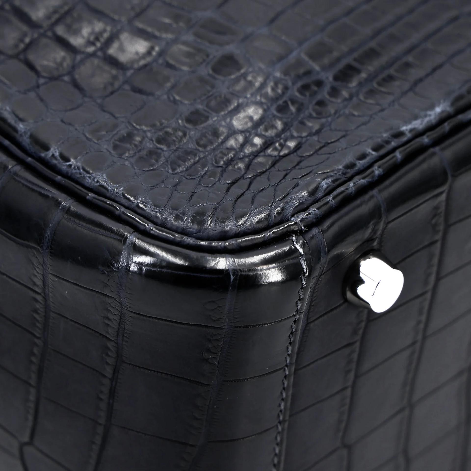 Very Good ( Rank A) HERMÈS Lindy 26 Bleu Indigo (76) Matte Niloticus Crocodile Palladium hardware X (2016) - 14