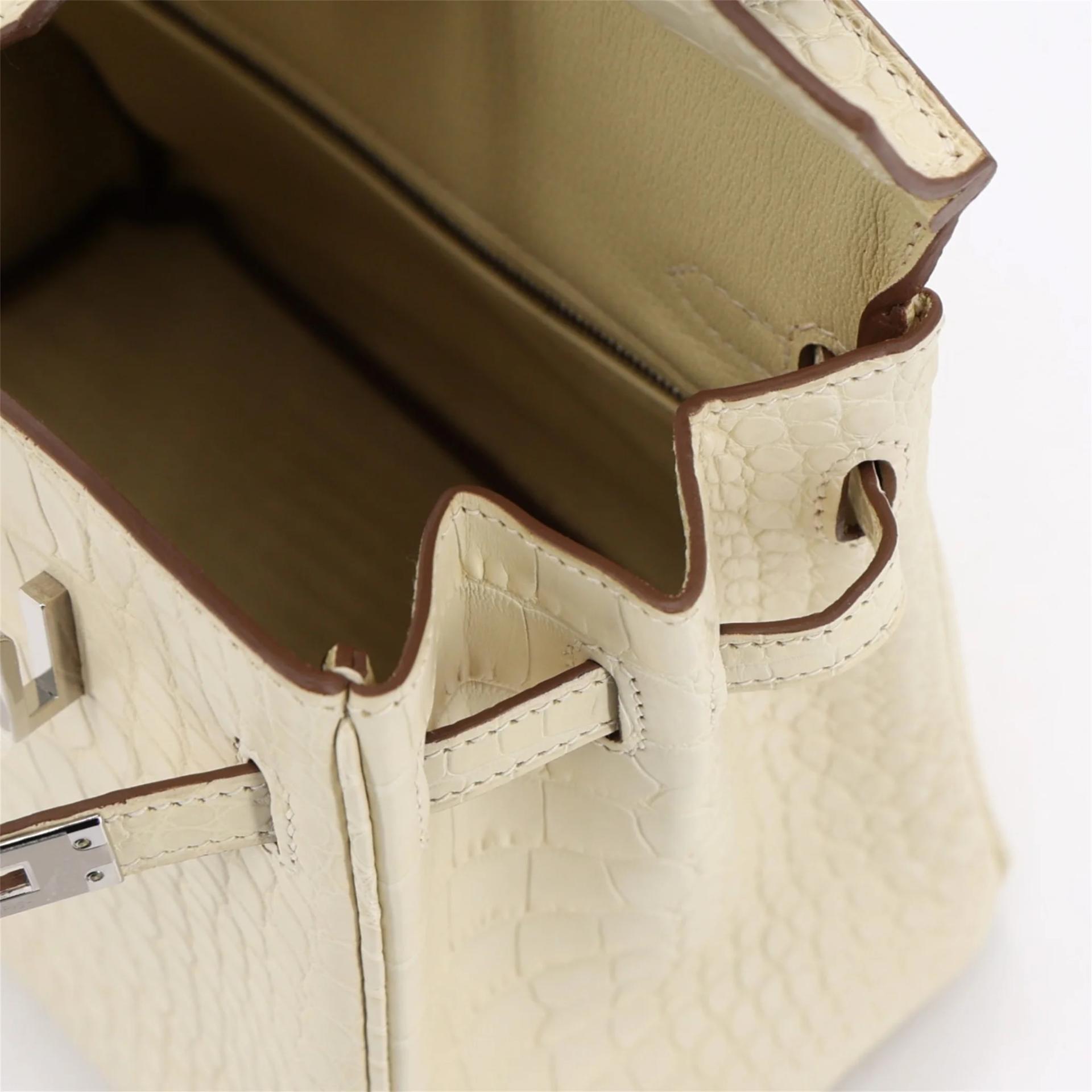 Unused ( Rank NS ) HERMÈS Birkin 25 Vanille (Y1) Matte Alligator Palladium hardware Z (2021) - 13