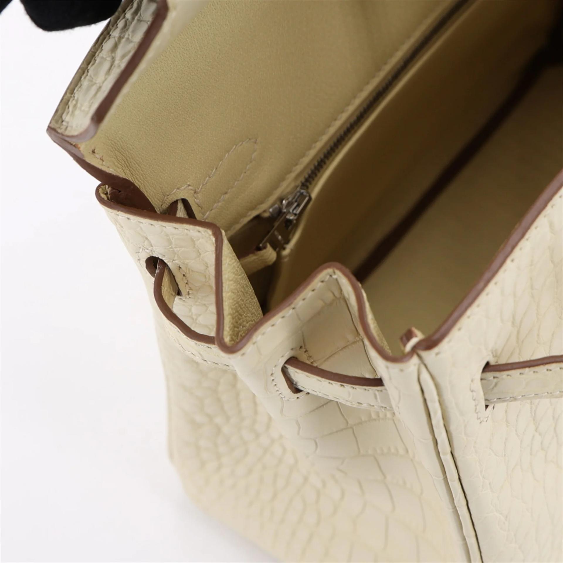 Unused ( Rank NS ) HERMÈS Birkin 25 Vanille (Y1) Matte Alligator Palladium hardware Z (2021) - 12