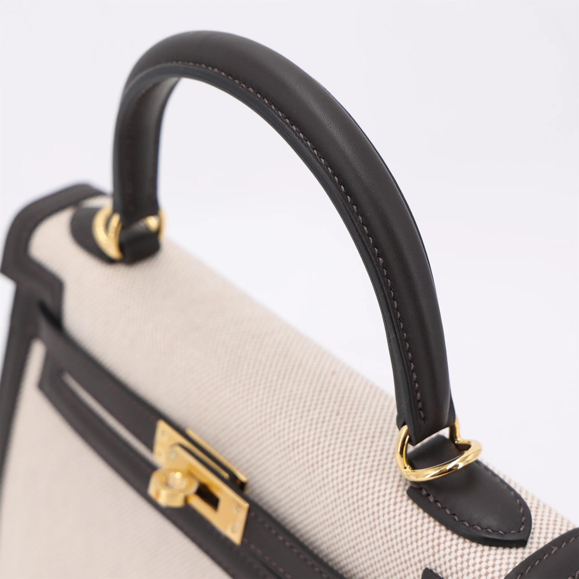 全新 HERMÈS 愛馬仕 Kelly 25 外縫 Ecru色 T3 棗棕色 Bai Brun Toile H 帆布 Swift牛皮 金扣 G刻 2026年 - 3