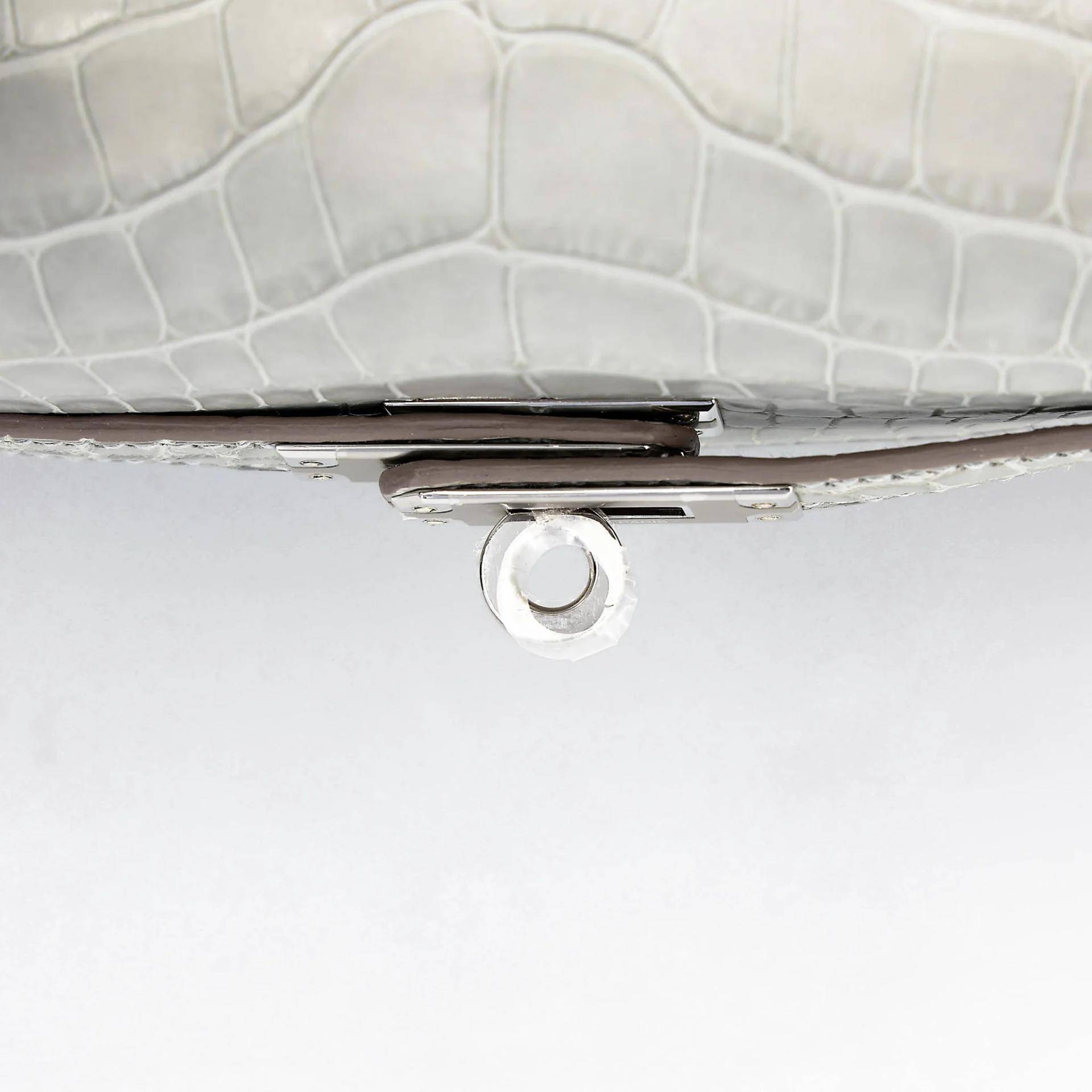 Brand New ( Rank N ) HERMÈS Limited Edition Kelly 25 Gris Perle (80) Matte Alligator Palladium hardware K (2025) - 9