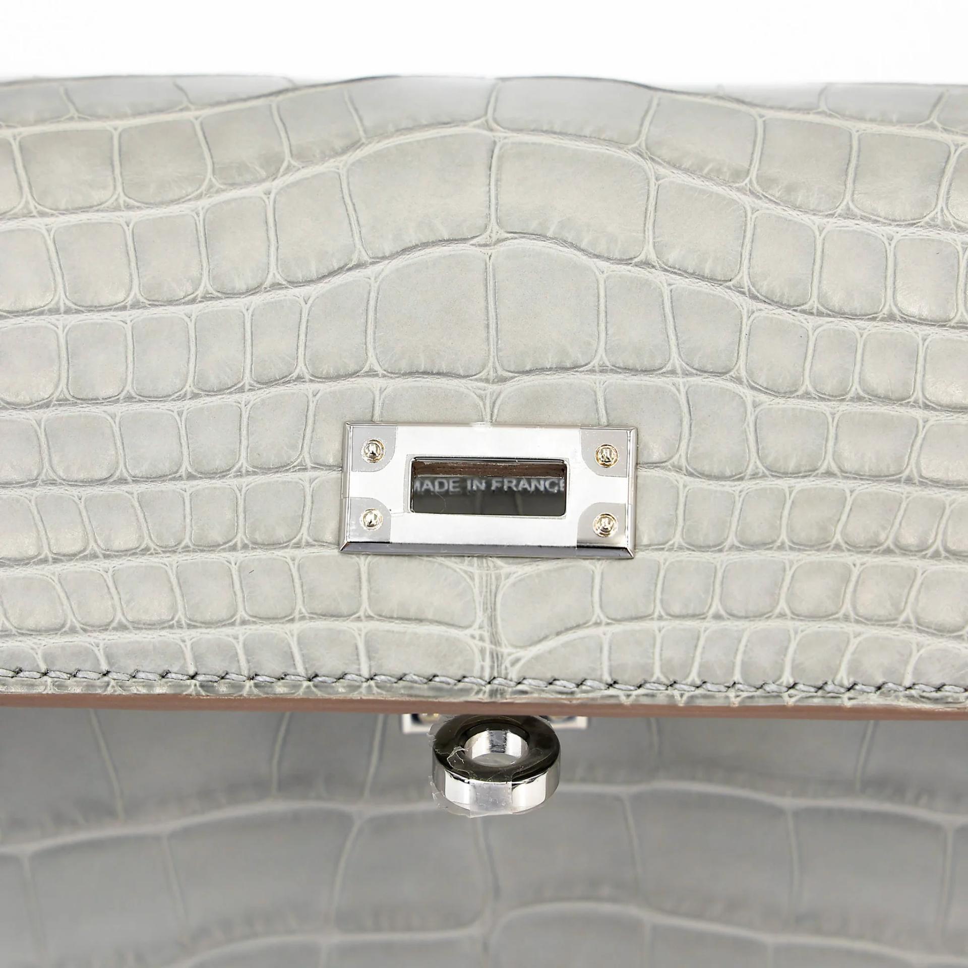 Brand New ( Rank N ) HERMÈS Limited Edition Kelly 25 Gris Perle (80) Matte Alligator Palladium hardware K (2025) - 11