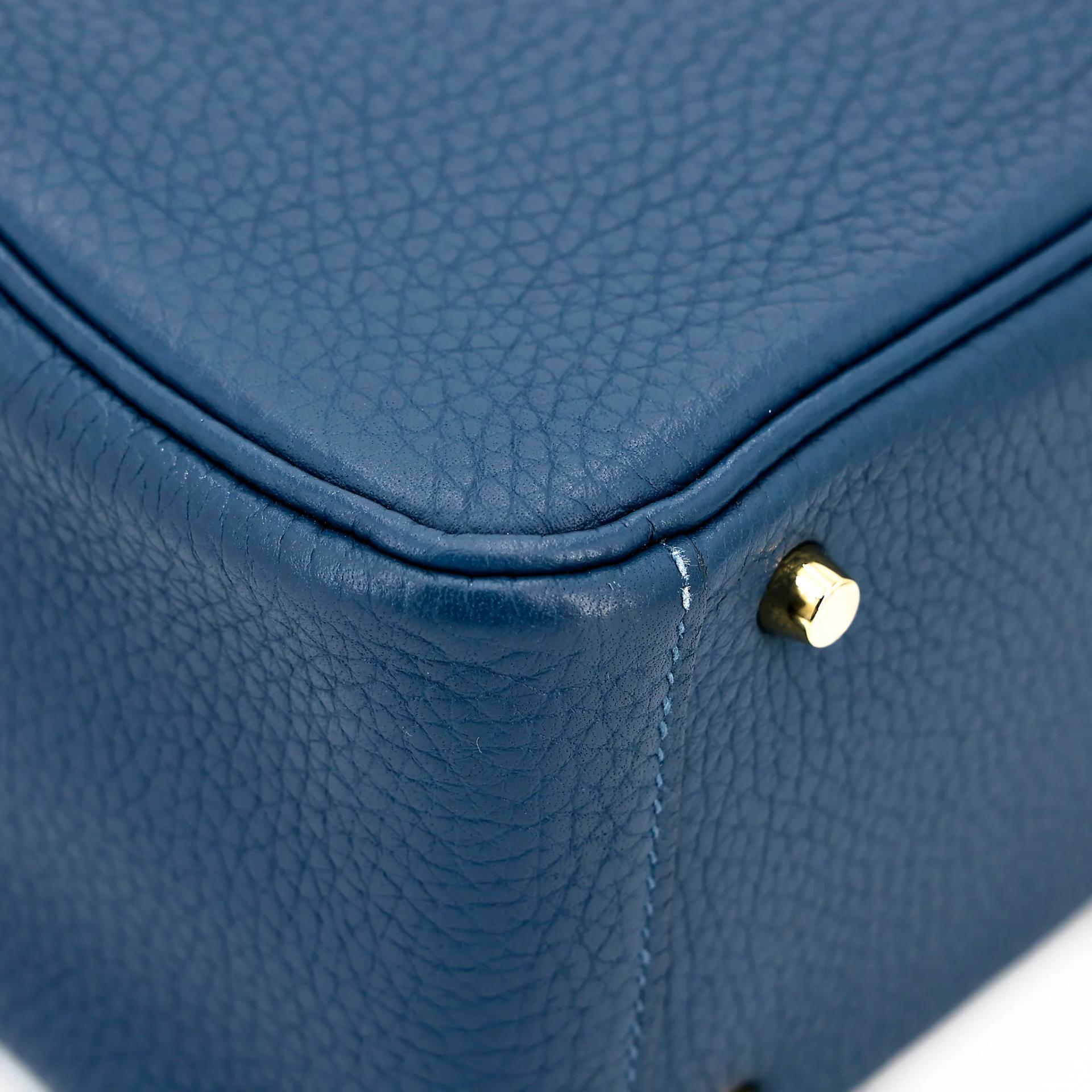 Very Good ( Rank A) HERMÈS Mini Lindy Navy (7U) Clemence Gold hardware Y (2020) - 11