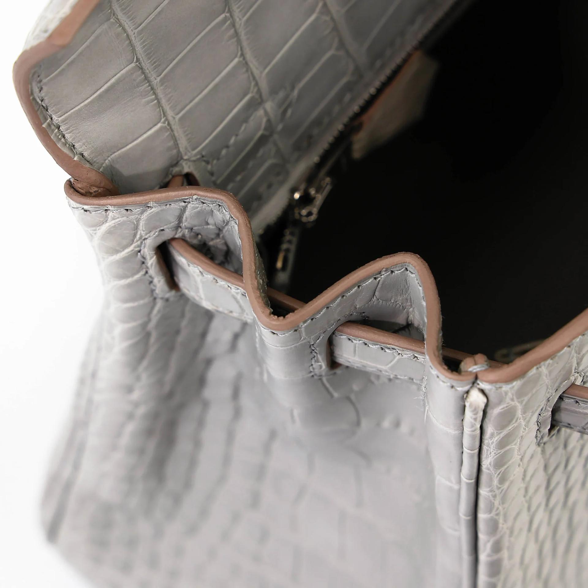 Brand New ( Rank N ) HERMÈS Limited Edition Kelly 25 Gris Perle (80) Matte Alligator Palladium hardware K (2025) - 19