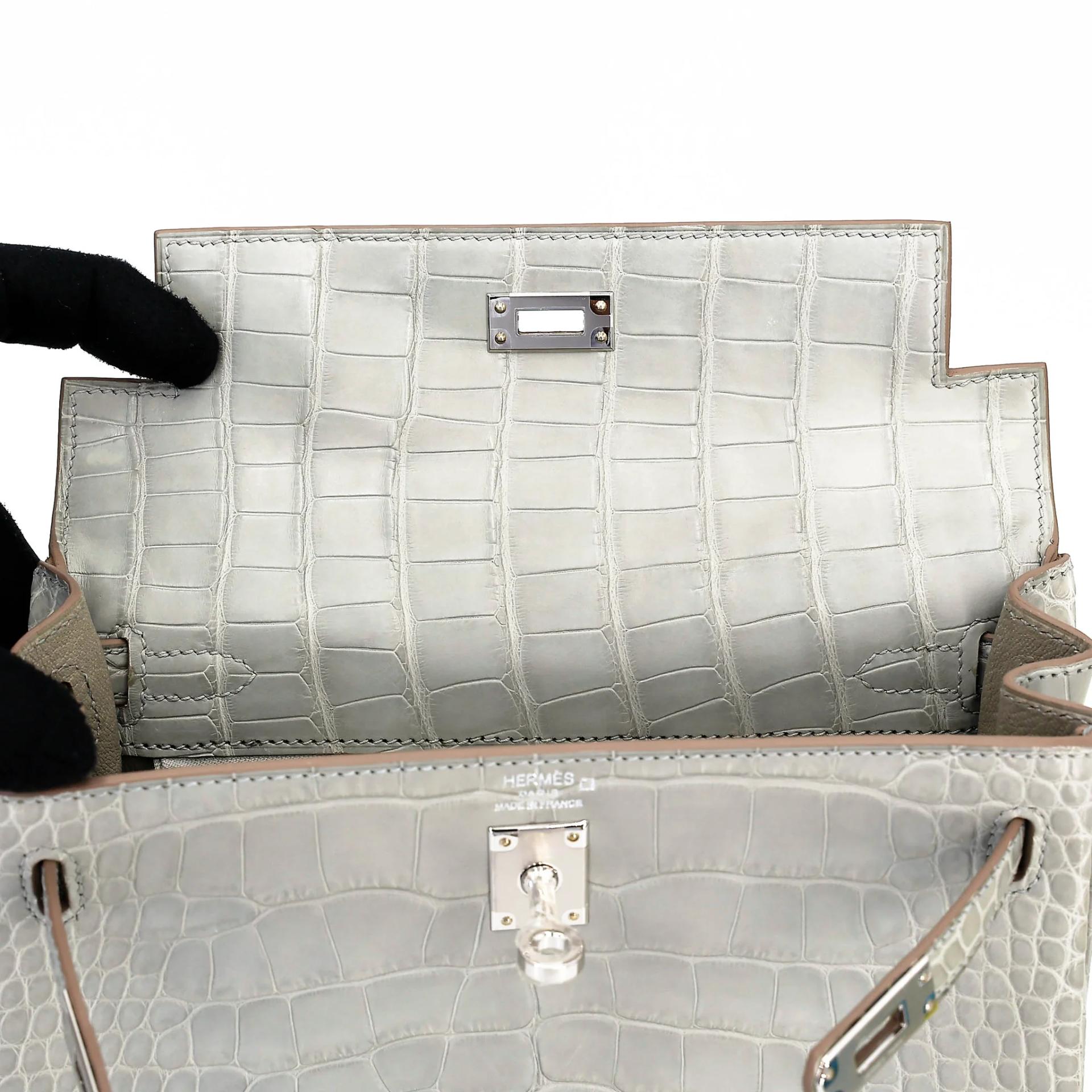 Brand New ( Rank N ) HERMÈS Limited Edition Kelly 25 Gris Perle (80) Matte Alligator Palladium hardware K (2025) - 13