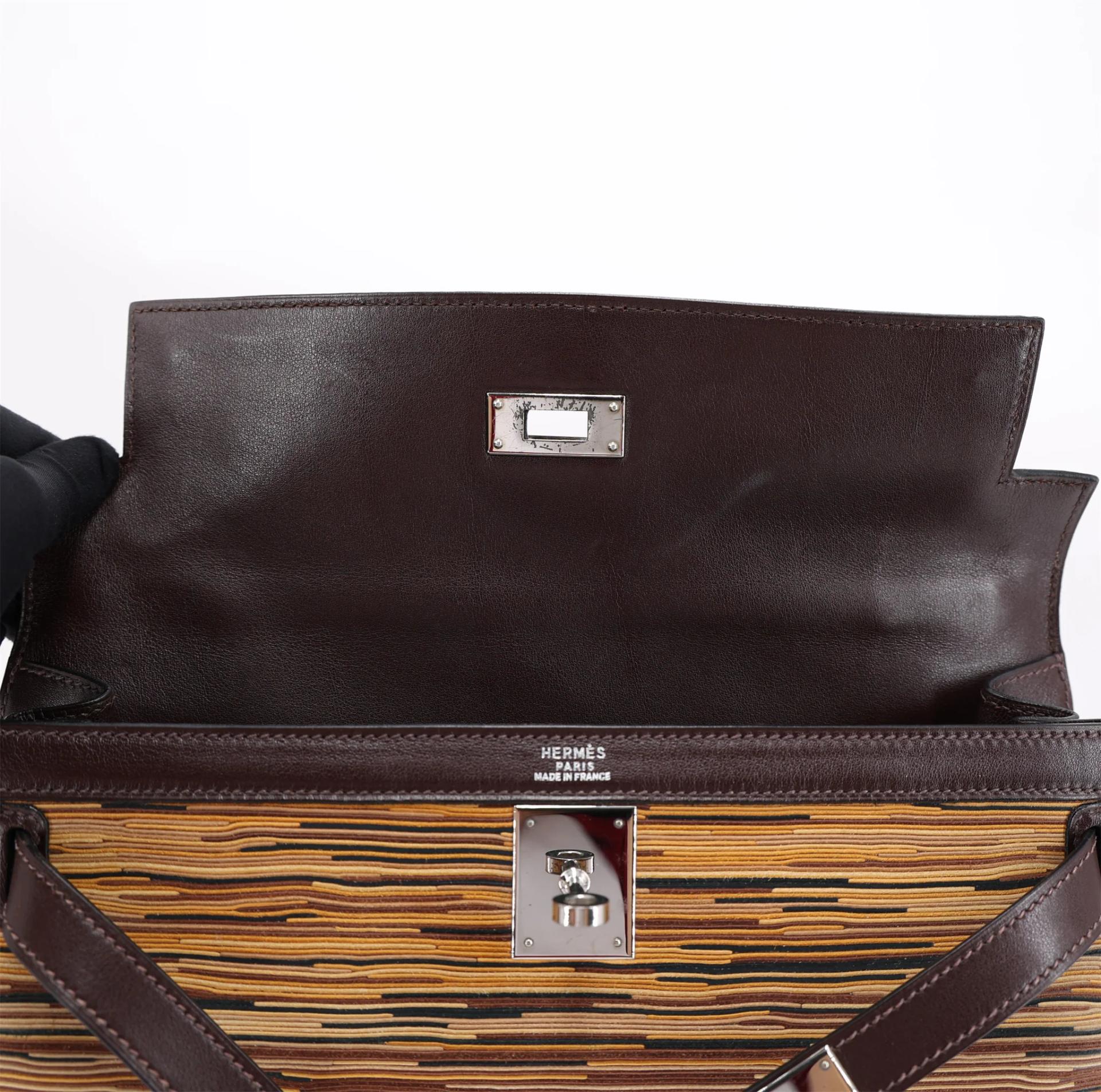 Very Good ( Rank A) HERMÈS Limited Edition Kelly 32 Marron Glace Box-calf Vibrato Palladium hardware Square C (1999) - 13