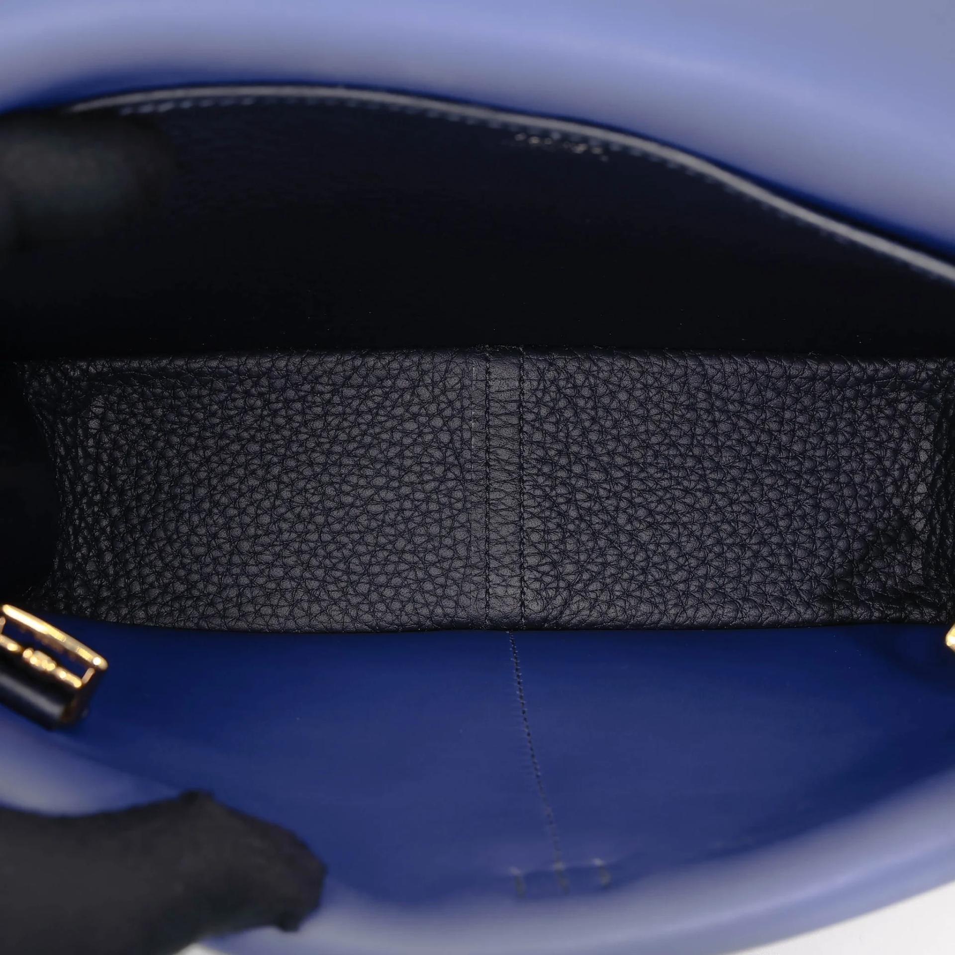 Excellent ( Rank SA ) HERMÈS Halzan 25 Verso Bleu Nuit (2Z) Bleu Electrique (7T) Clemence Gold hardware Z (2021) - 22