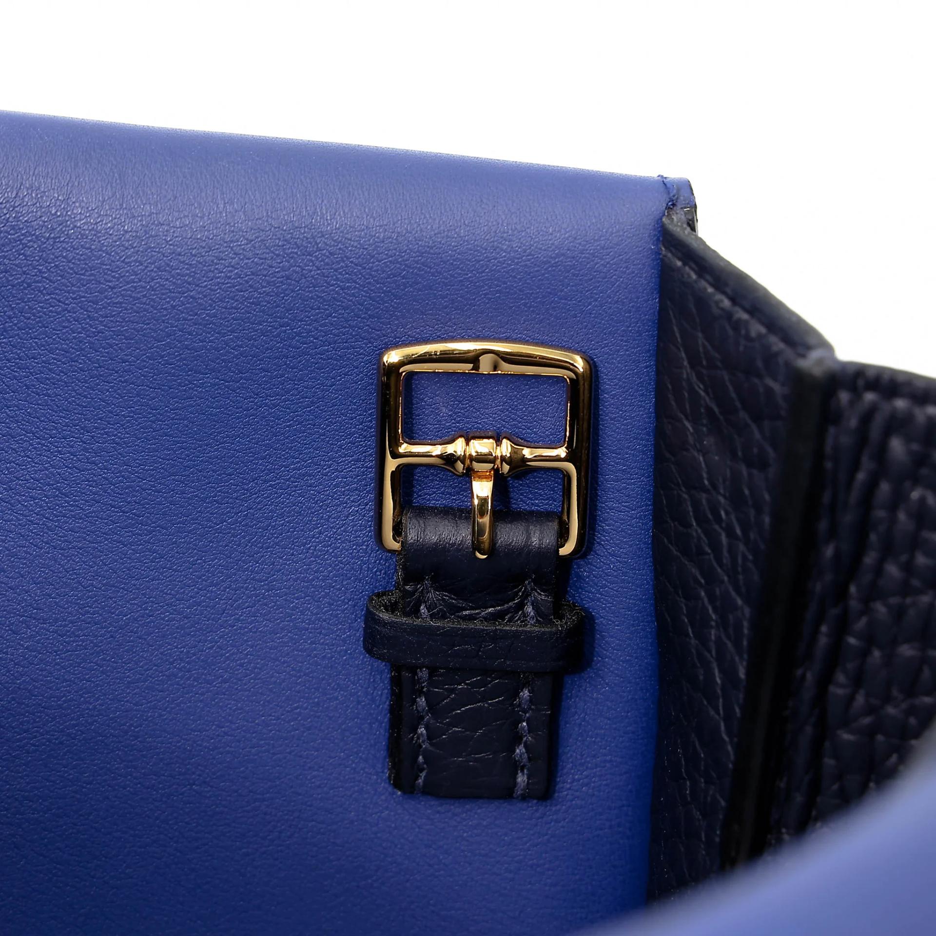 Excellent ( Rank SA ) HERMÈS Halzan 25 Verso Bleu Nuit (2Z) Bleu Electrique (7T) Clemence Gold hardware Z (2021) - 19