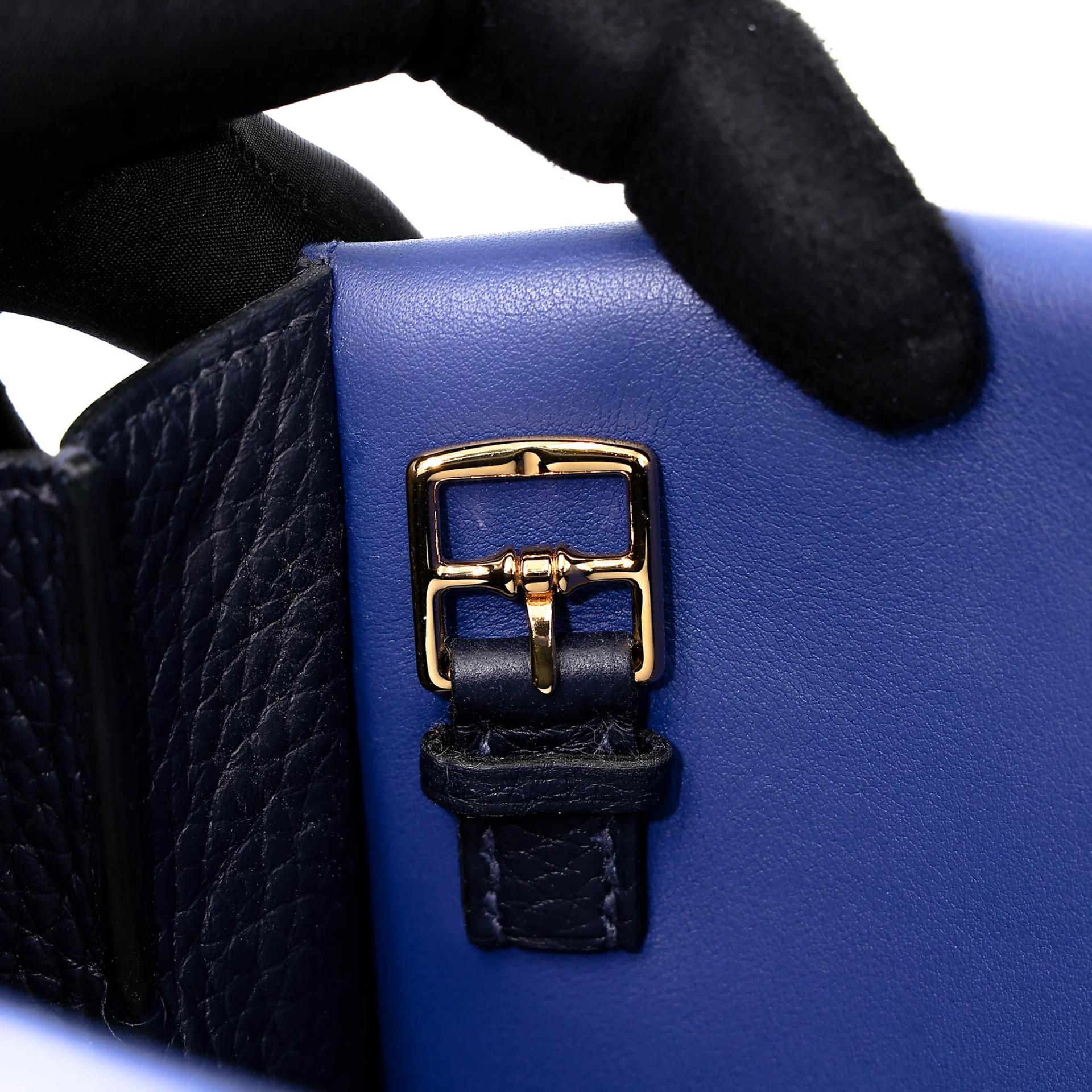 Excellent ( Rank SA ) HERMÈS Halzan 25 Verso Bleu Nuit (2Z) Bleu Electrique (7T) Clemence Gold hardware Z (2021) - 20