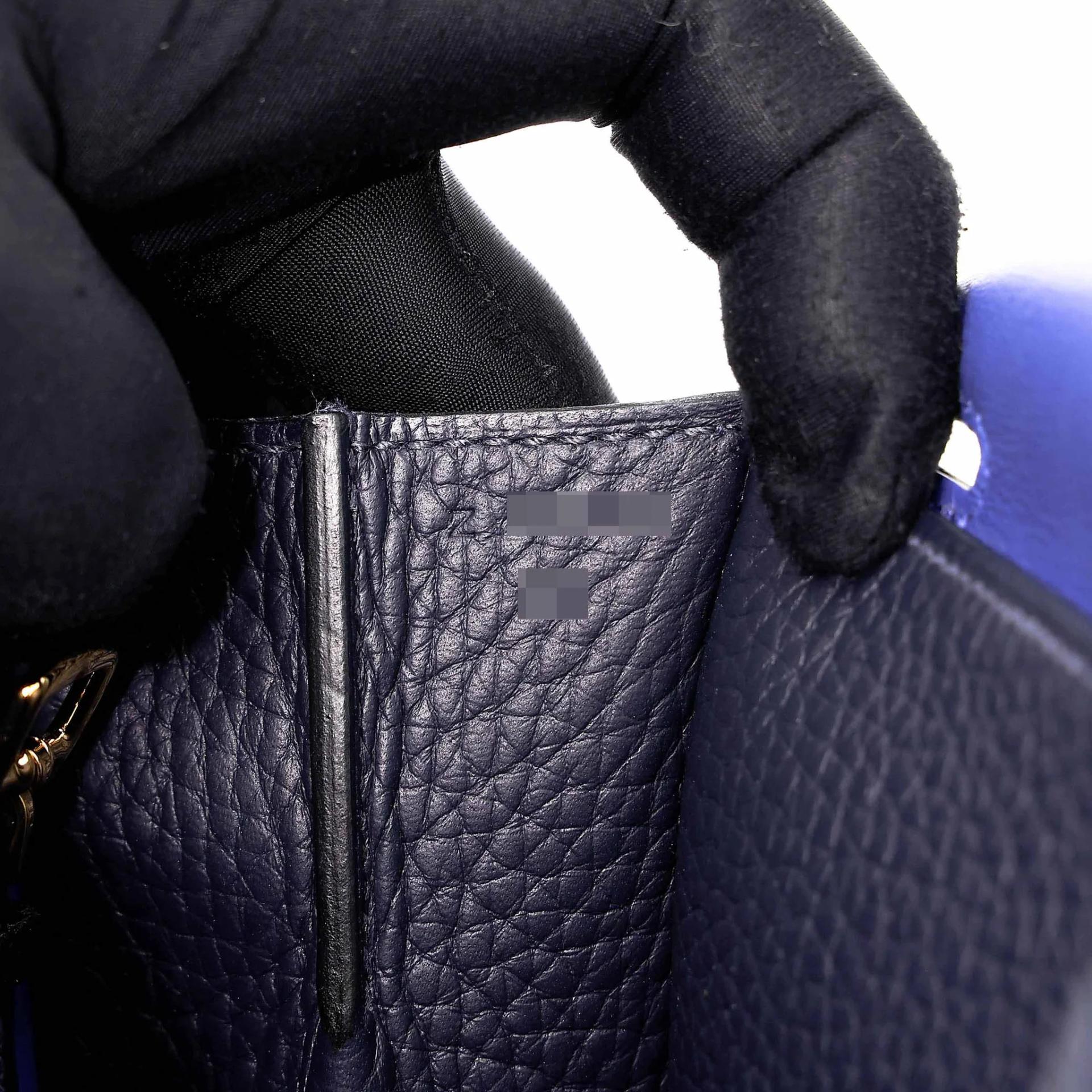 Excellent ( Rank SA ) HERMÈS Halzan 25 Verso Bleu Nuit (2Z) Bleu Electrique (7T) Clemence Gold hardware Z (2021) - 15