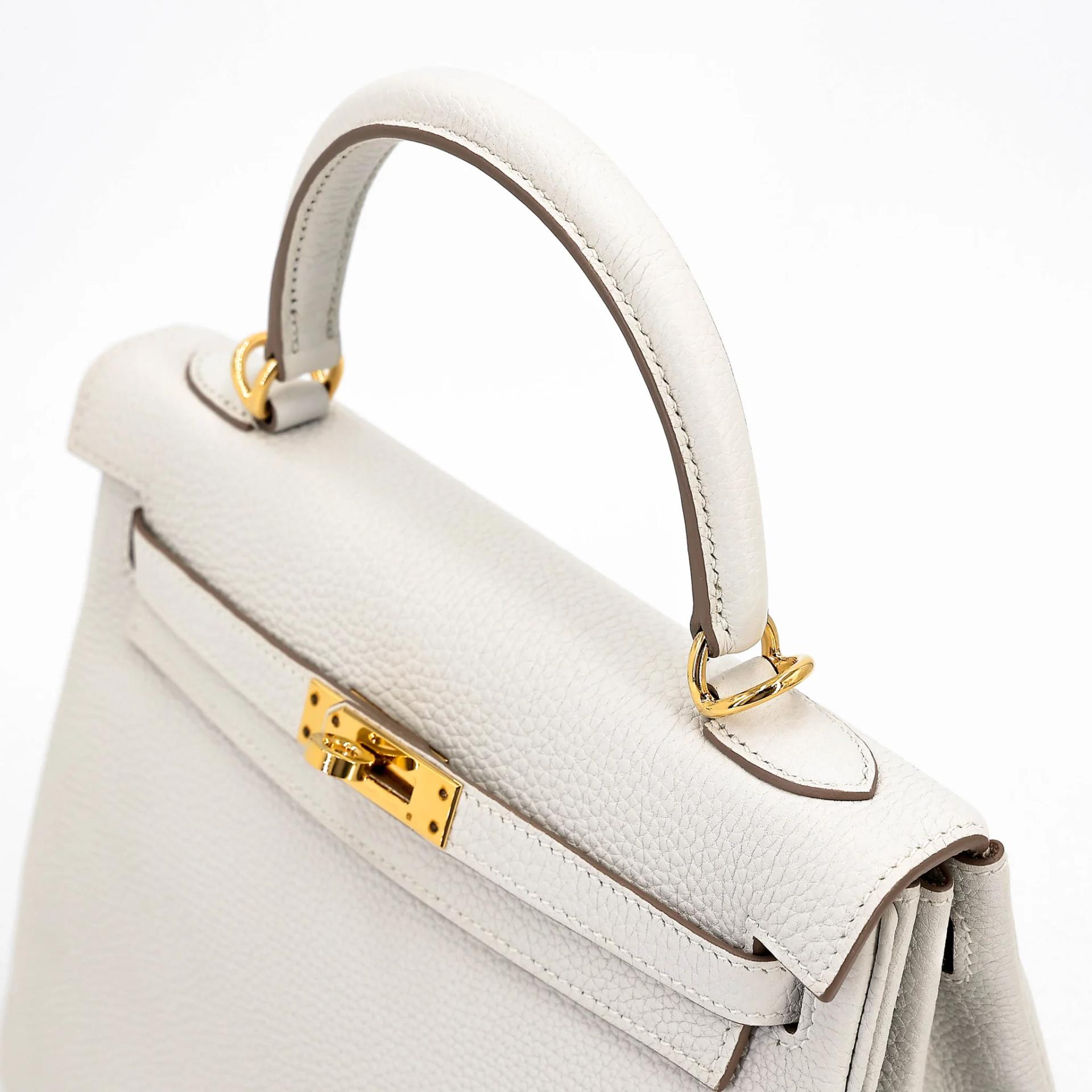 Very Good ( Rank A) HERMÈS Kelly 25 Mushroom (0T) Togo Gold hardware B (2023) - 3