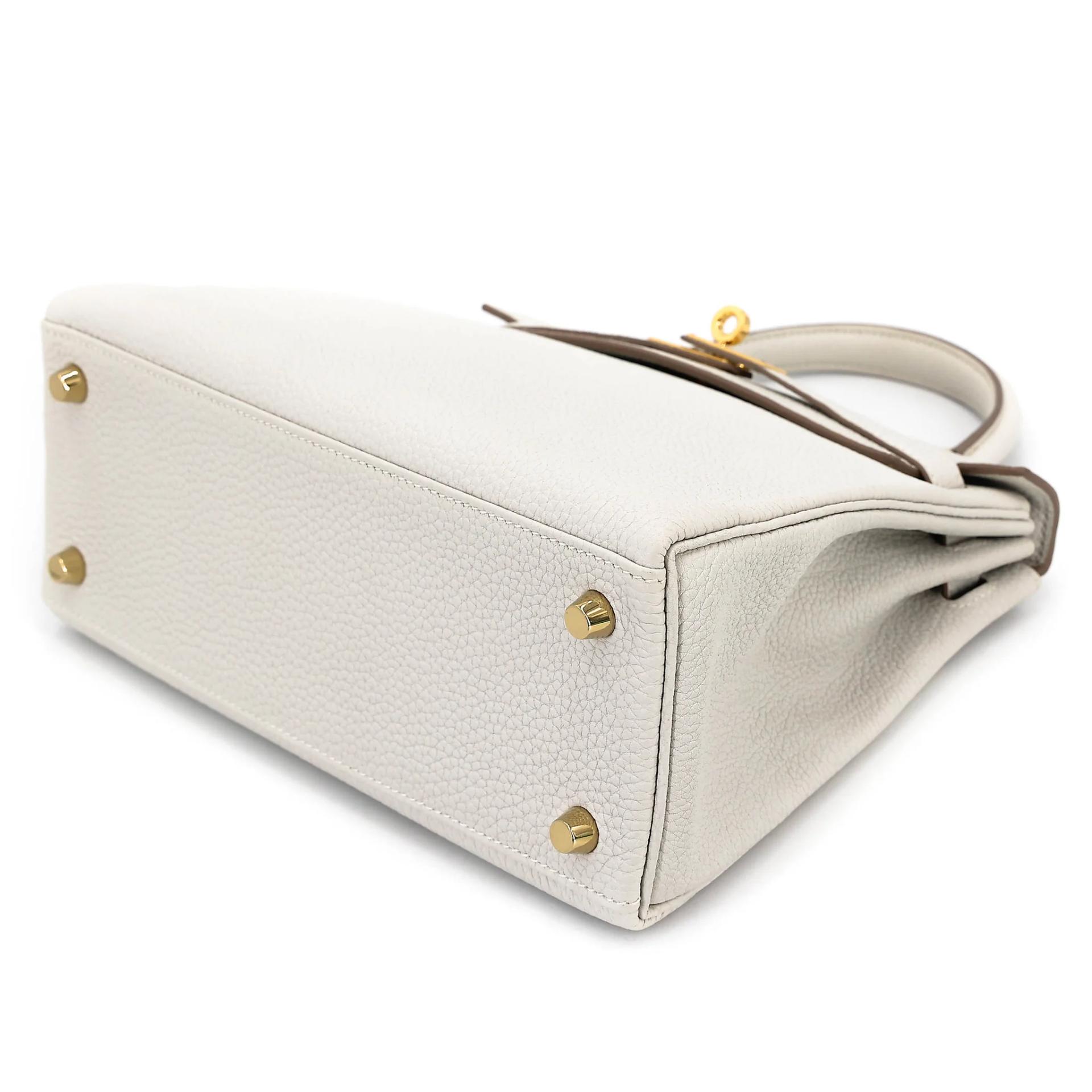 Very Good ( Rank A) HERMÈS Kelly 25 Mushroom (0T) Togo Gold hardware B (2023) - 4