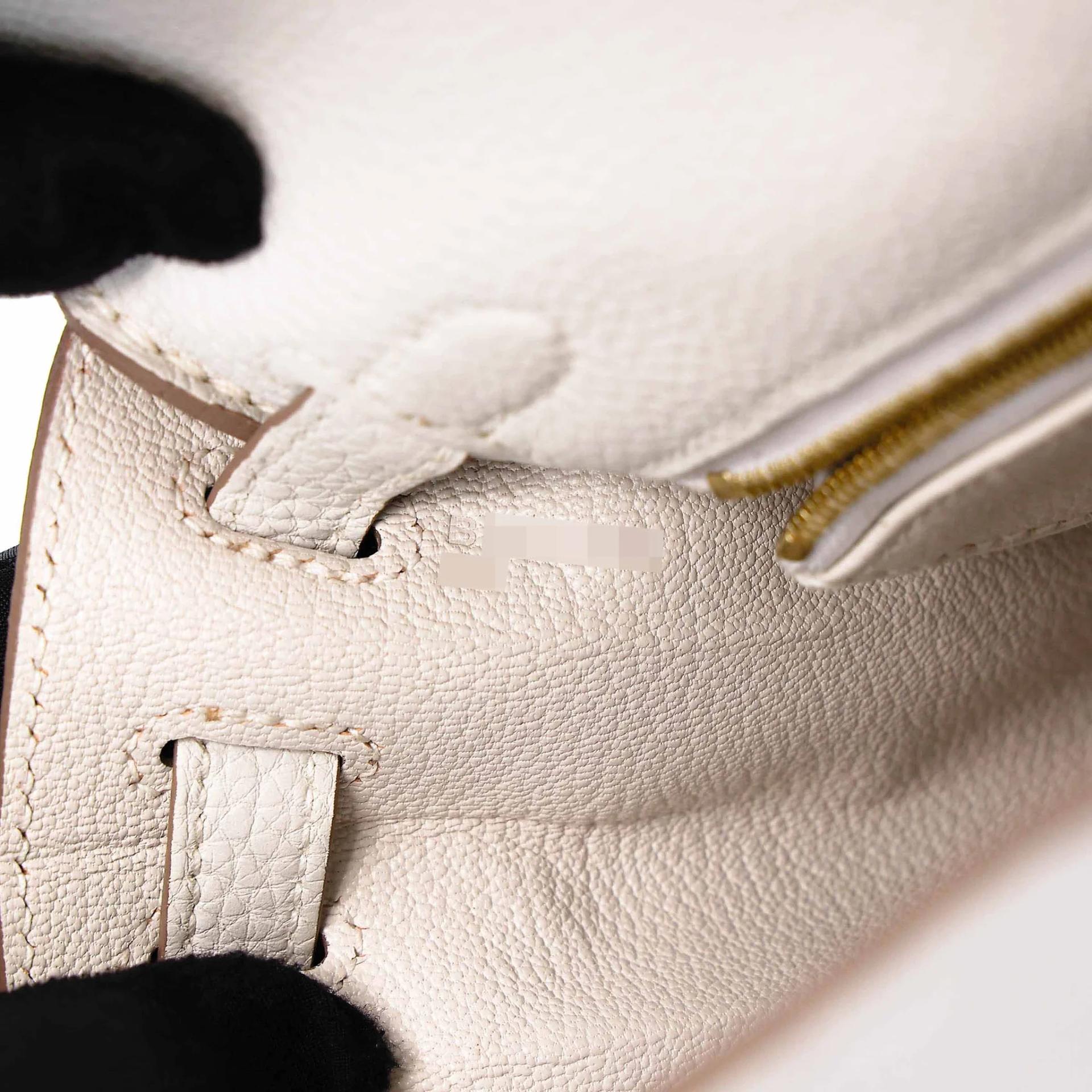 Very Good ( Rank A) HERMÈS Kelly 25 Mushroom (0T) Togo Gold hardware B (2023) - 17