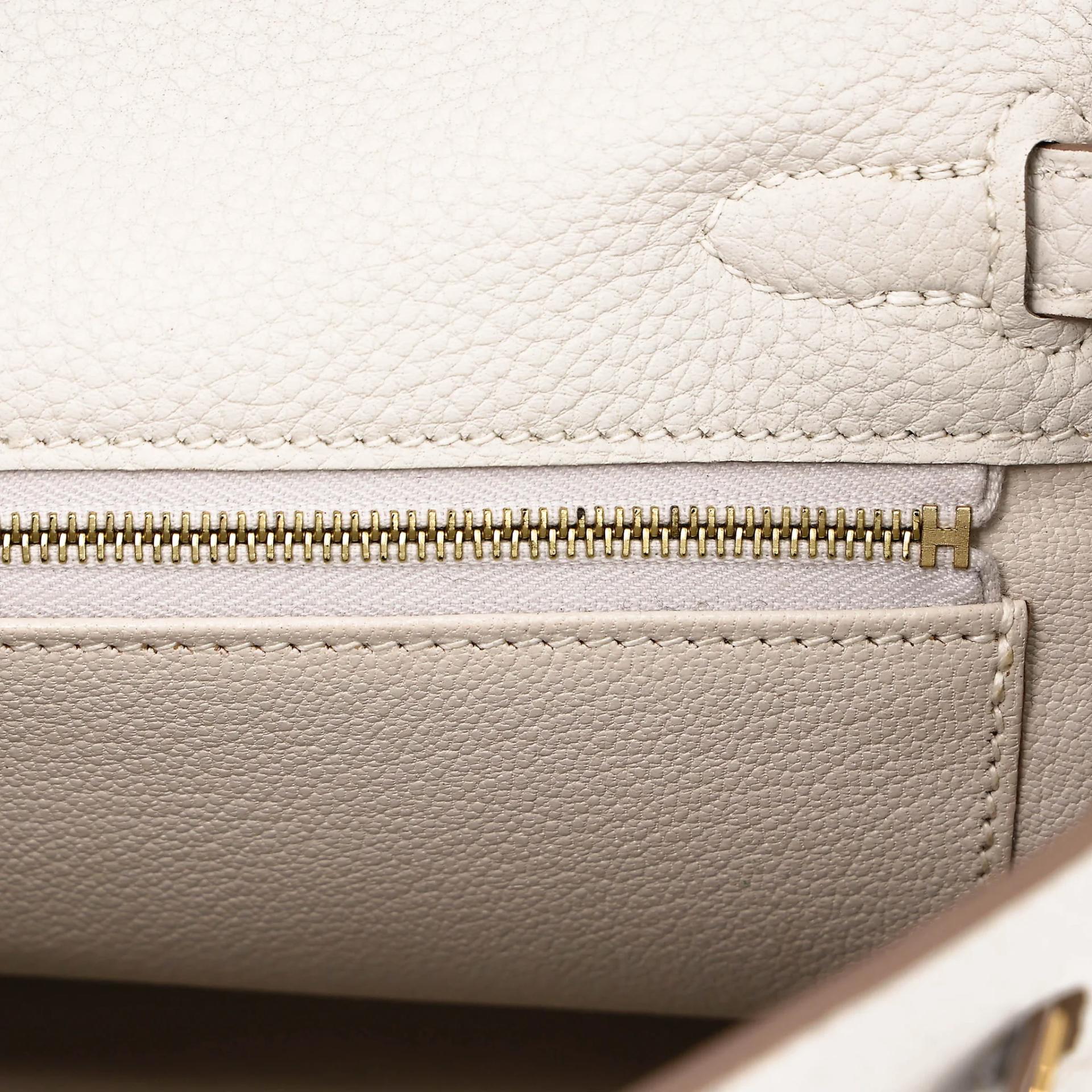 Very Good ( Rank A) HERMÈS Kelly 25 Mushroom (0T) Togo Gold hardware B (2023) - 16