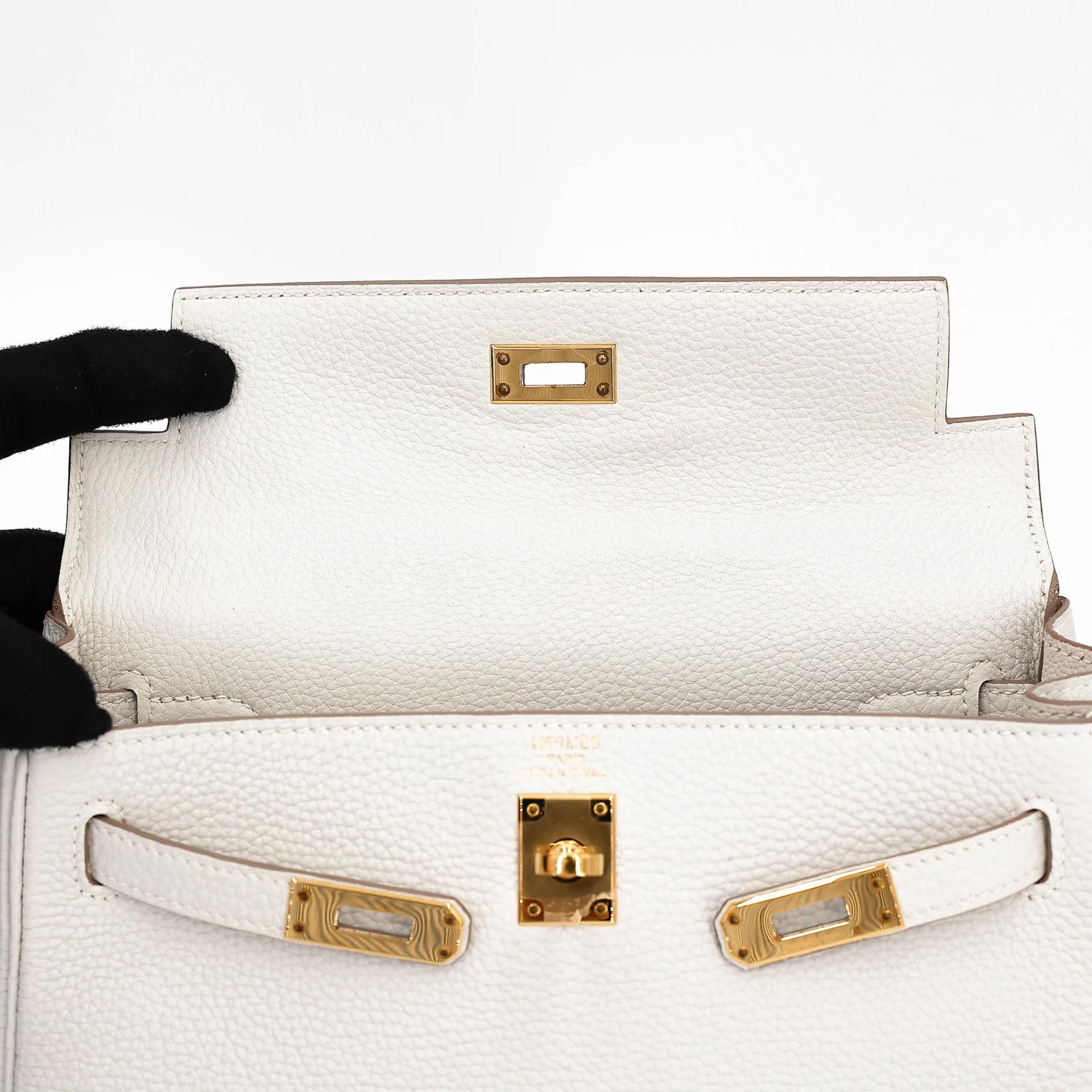 Very Good ( Rank A) HERMÈS Kelly 25 Mushroom (0T) Togo Gold hardware B (2023) - 13