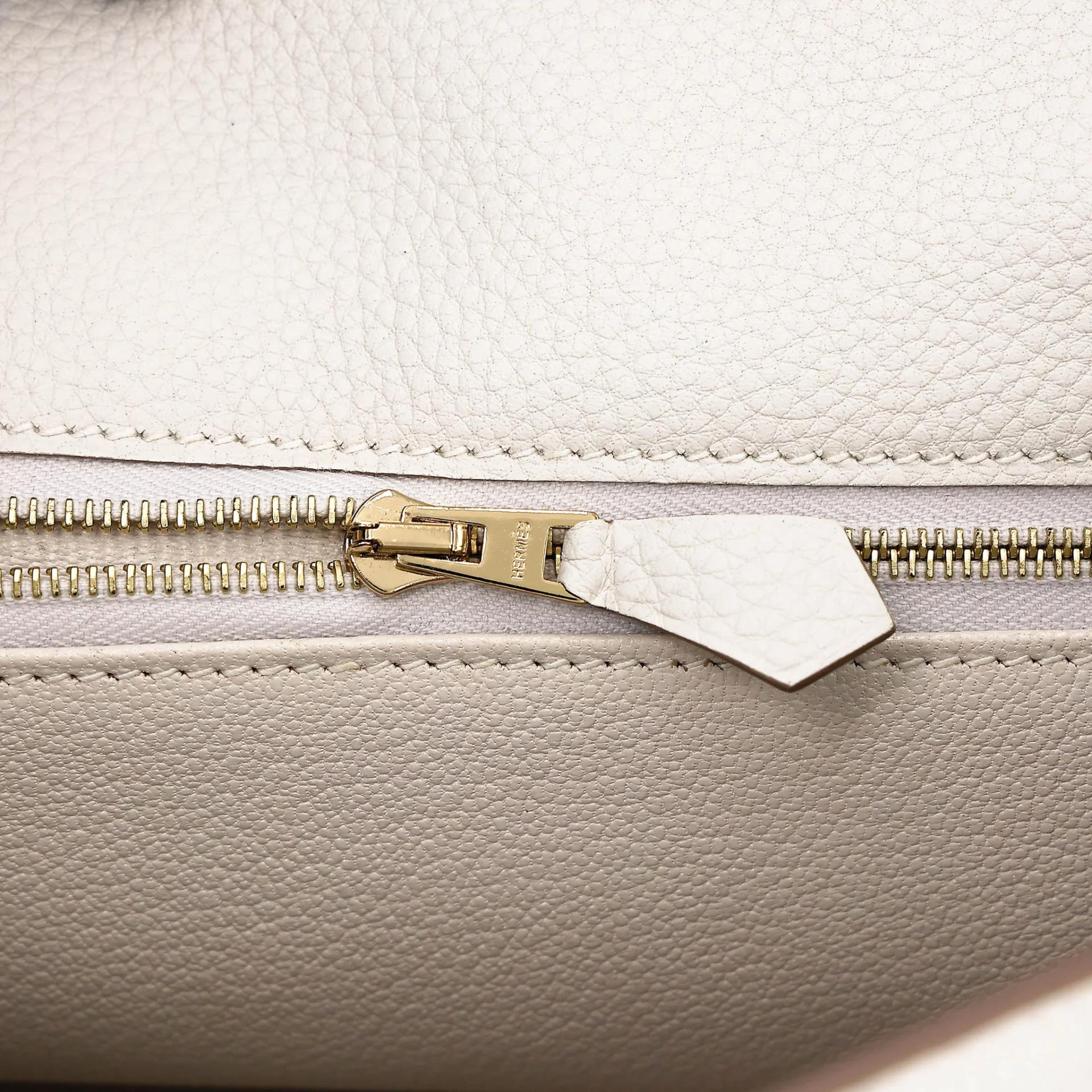 Very Good ( Rank A) HERMÈS Kelly 25 Mushroom (0T) Togo Gold hardware B (2023) - 15