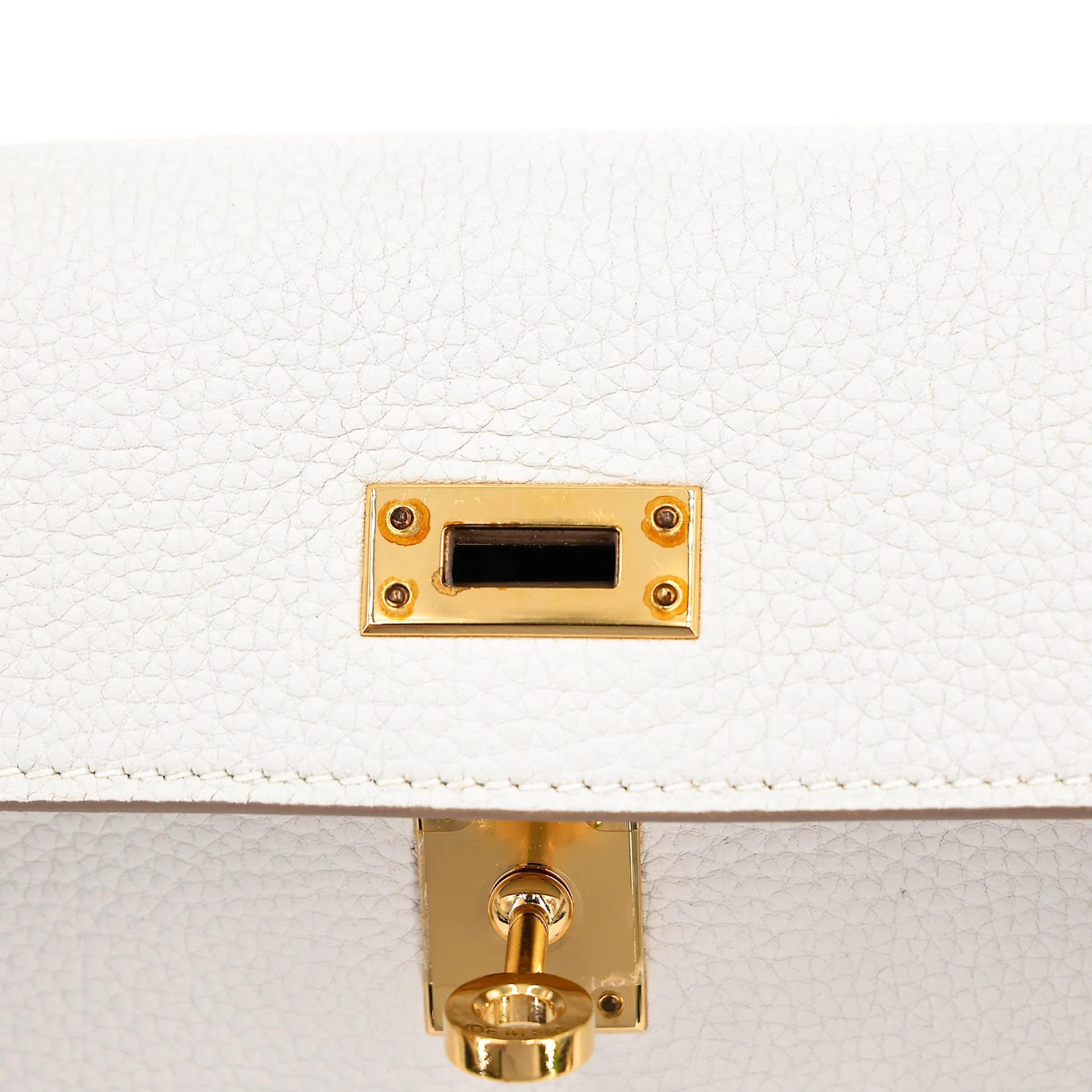 Very Good ( Rank A) HERMÈS Kelly 25 Mushroom (0T) Togo Gold hardware B (2023) - 11