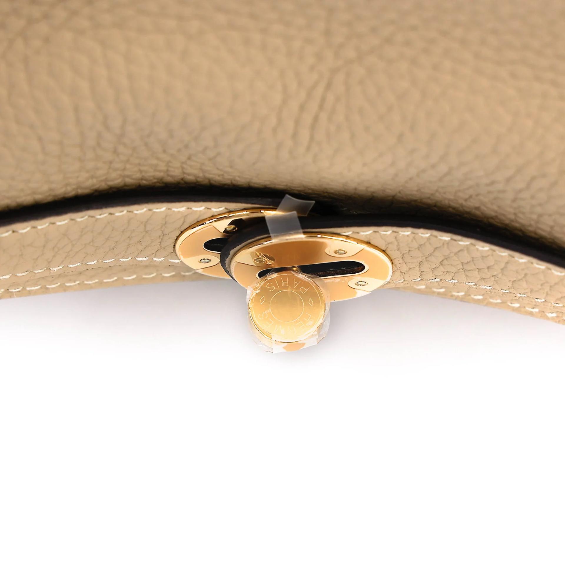 Brand New ( Rank N ) HERMÈS Lindy 26 Trench (S2) Clemence Gold hardware K (2025) - 11