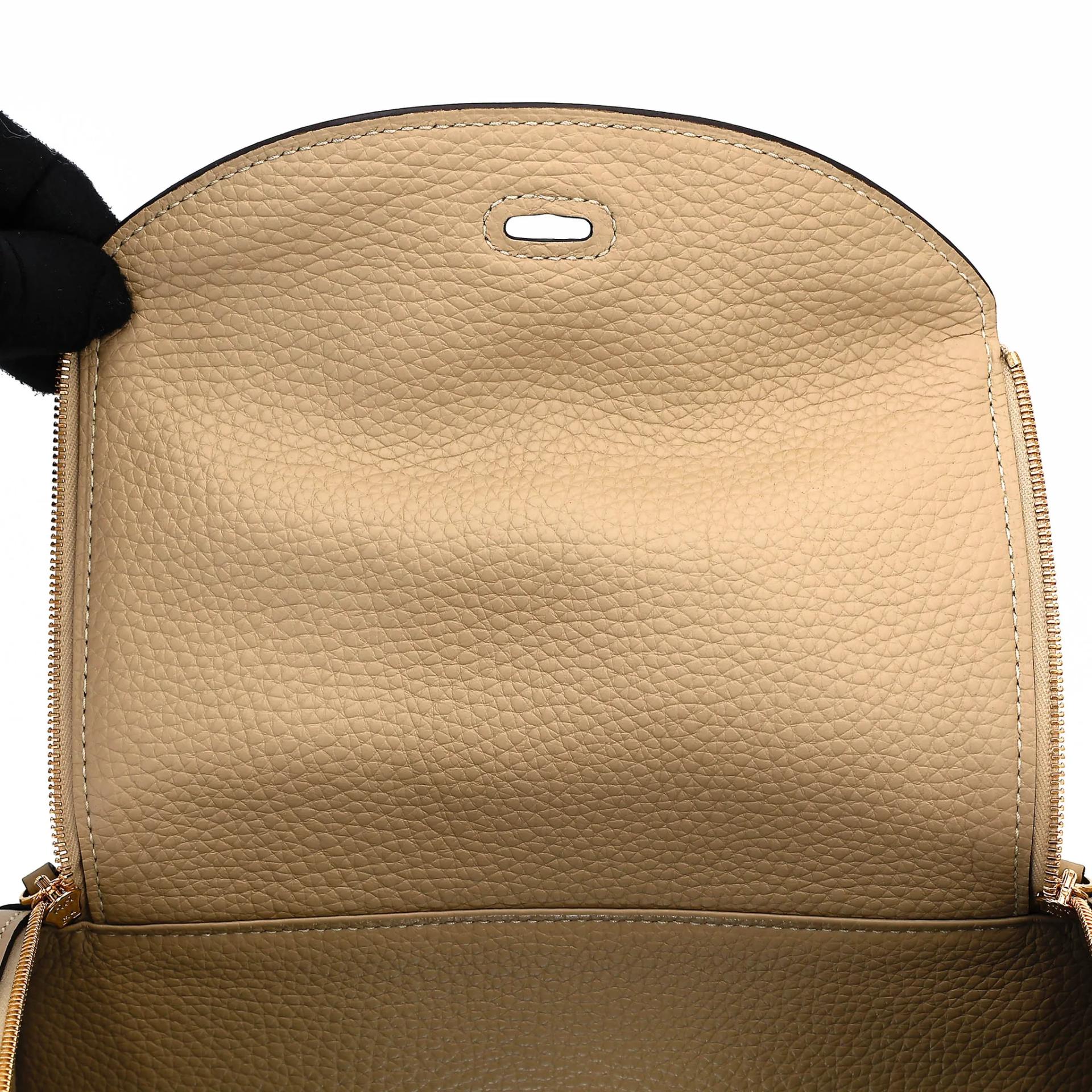 Brand New ( Rank N ) HERMÈS Lindy 26 Trench (S2) Clemence Gold hardware K (2025) - 14
