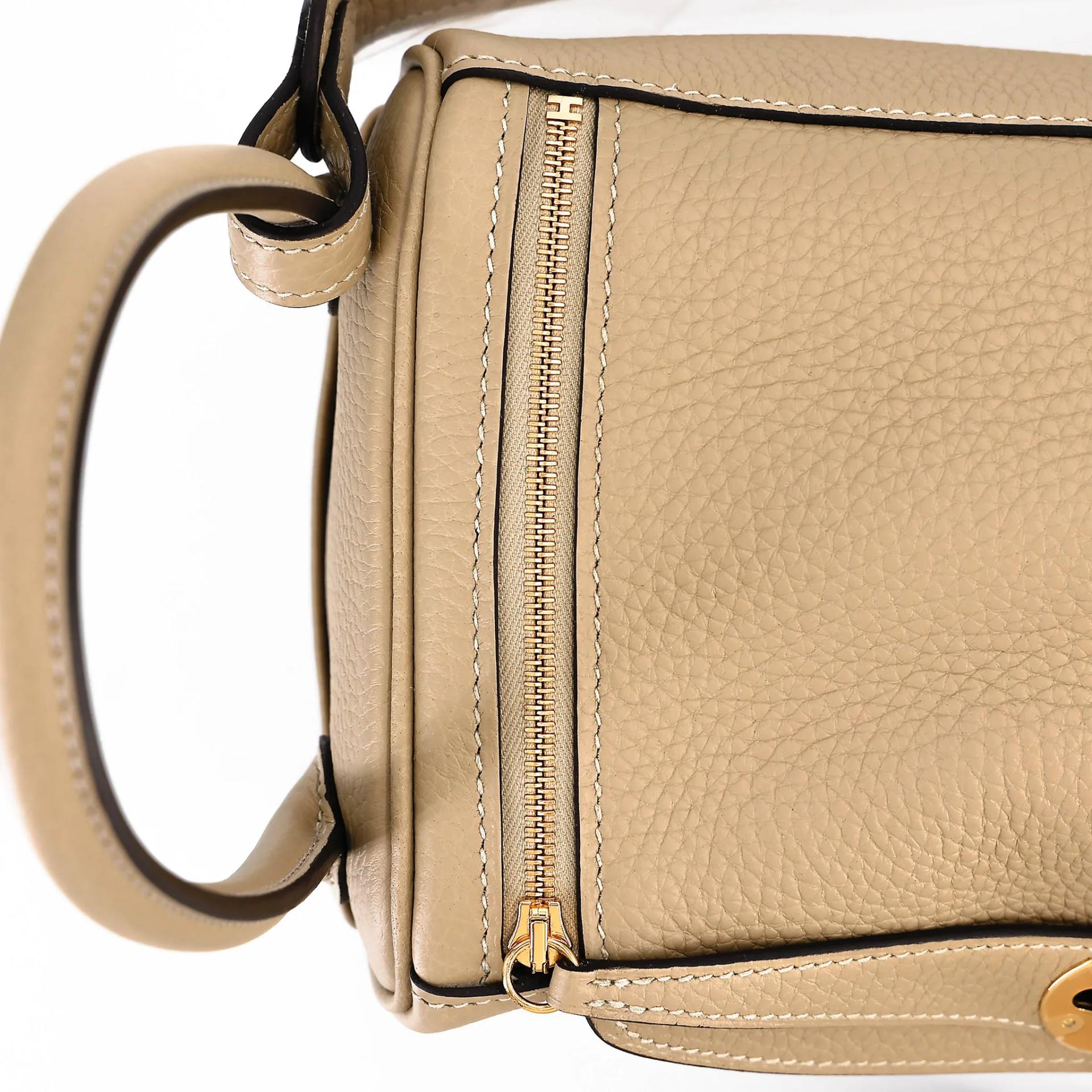 Brand New ( Rank N ) HERMÈS Lindy 26 Trench (S2) Clemence Gold hardware K (2025) - 9