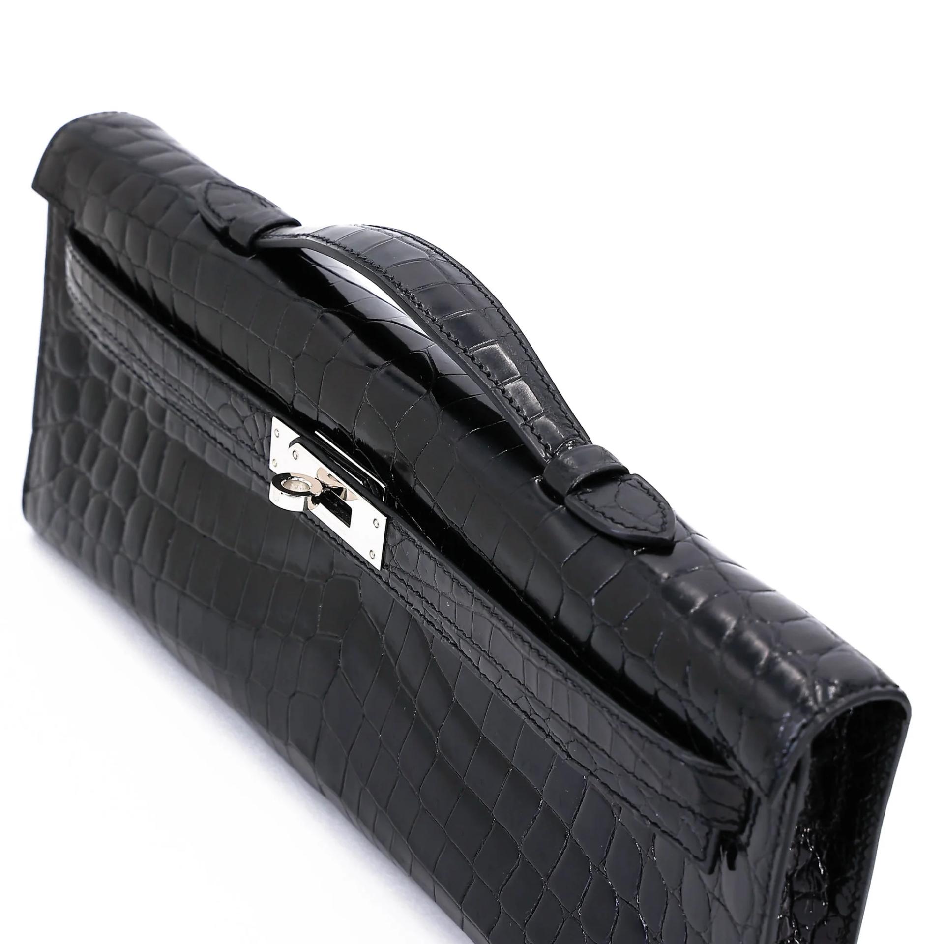 Very Good ( Rank A) HERMÈS Kelly Cut Noir (89) Shiny Niloticus Crocodile Palladium hardware Square P (2012) - 3
