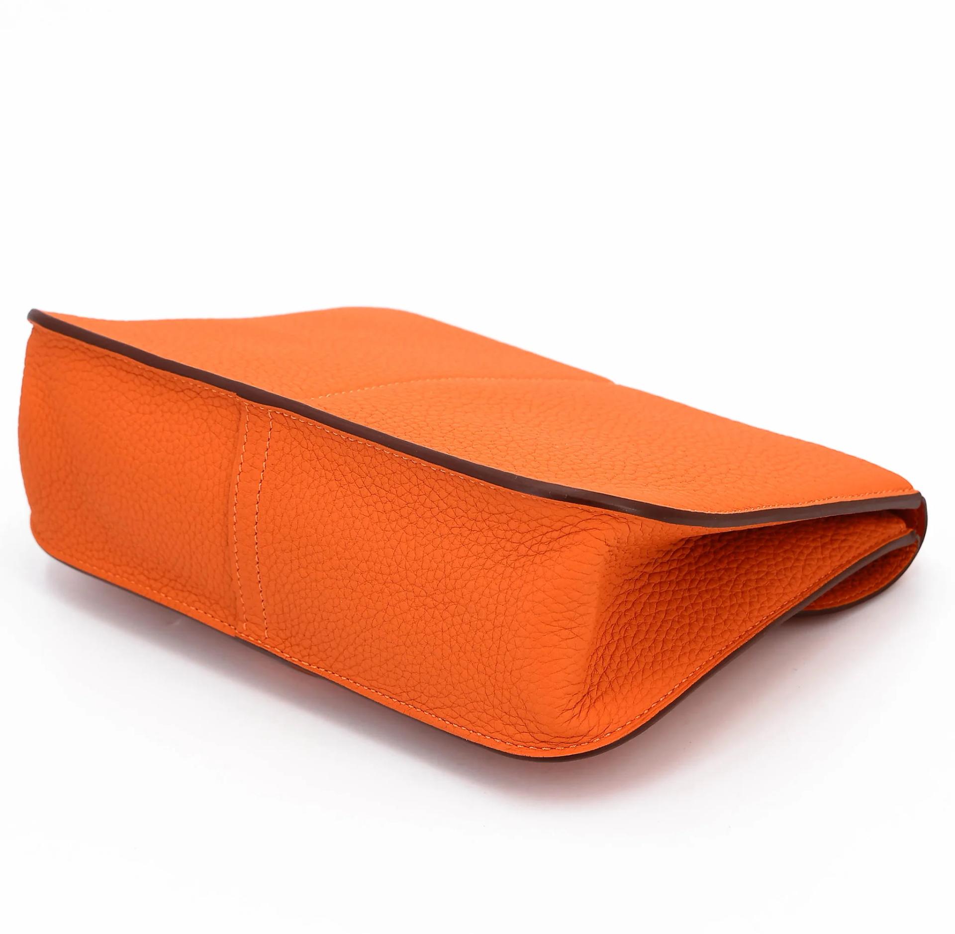 Unused ( Rank NS ) HERMÈS Halzan 25 Orange (93) Clemence Palladium hardware B (2023) - 10