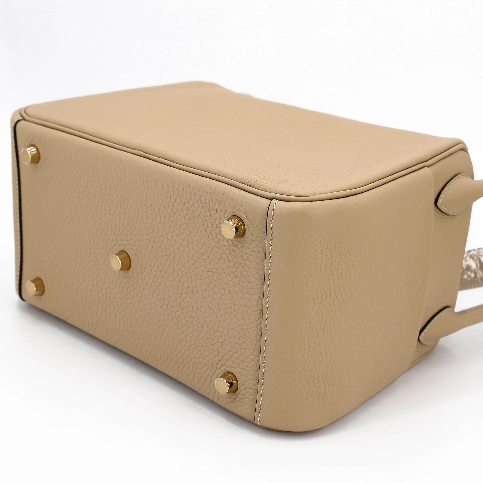 Brand New ( Rank N ) HERMÈS Lindy 26 Trench (S2) Clemence Gold hardware K (2025) - 6