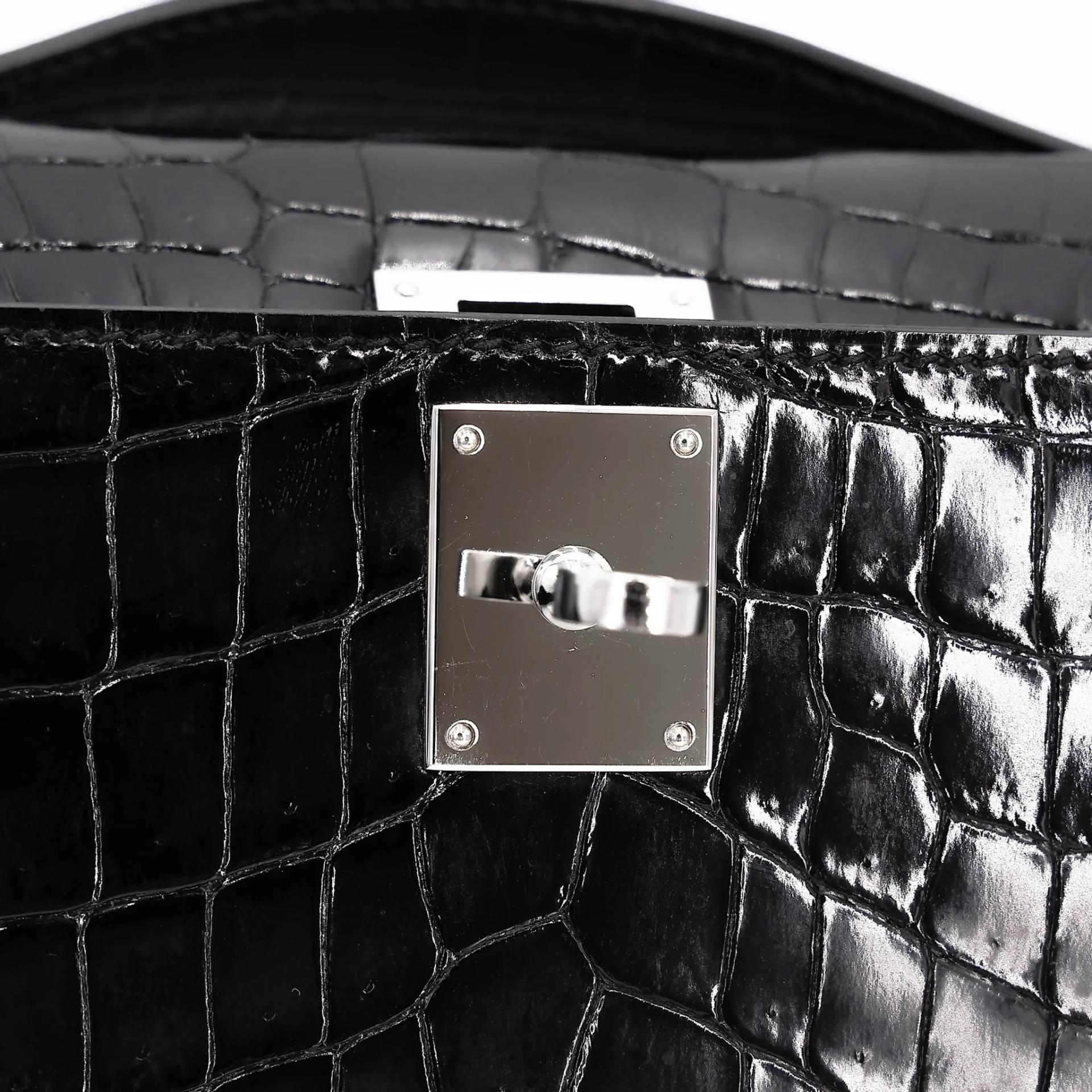 Very Good ( Rank A) HERMÈS Kelly Cut Noir (89) Shiny Niloticus Crocodile Palladium hardware Square P (2012) - 17