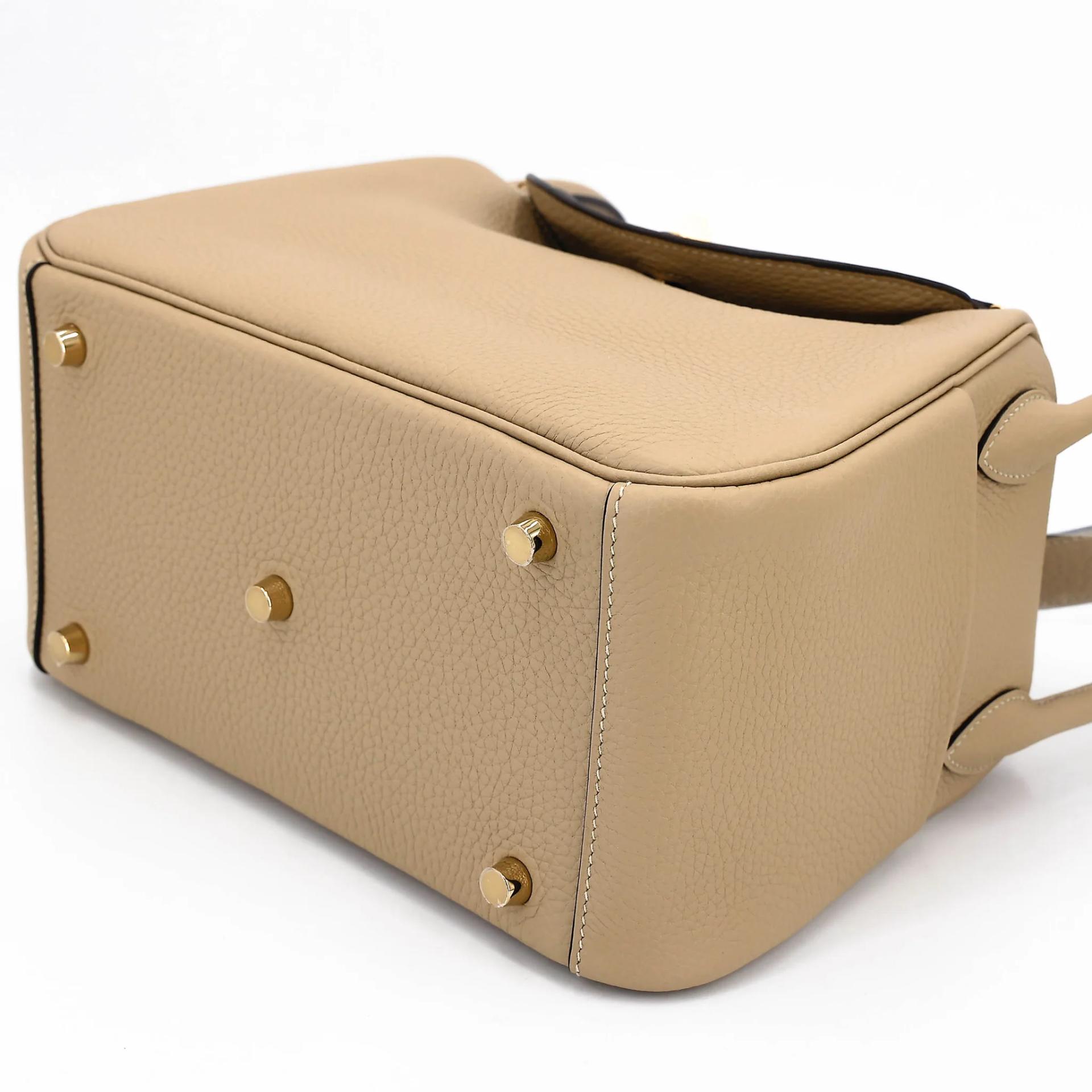 Brand New ( Rank N ) HERMÈS Lindy 26 Trench (S2) Clemence Gold hardware K (2025) - 4