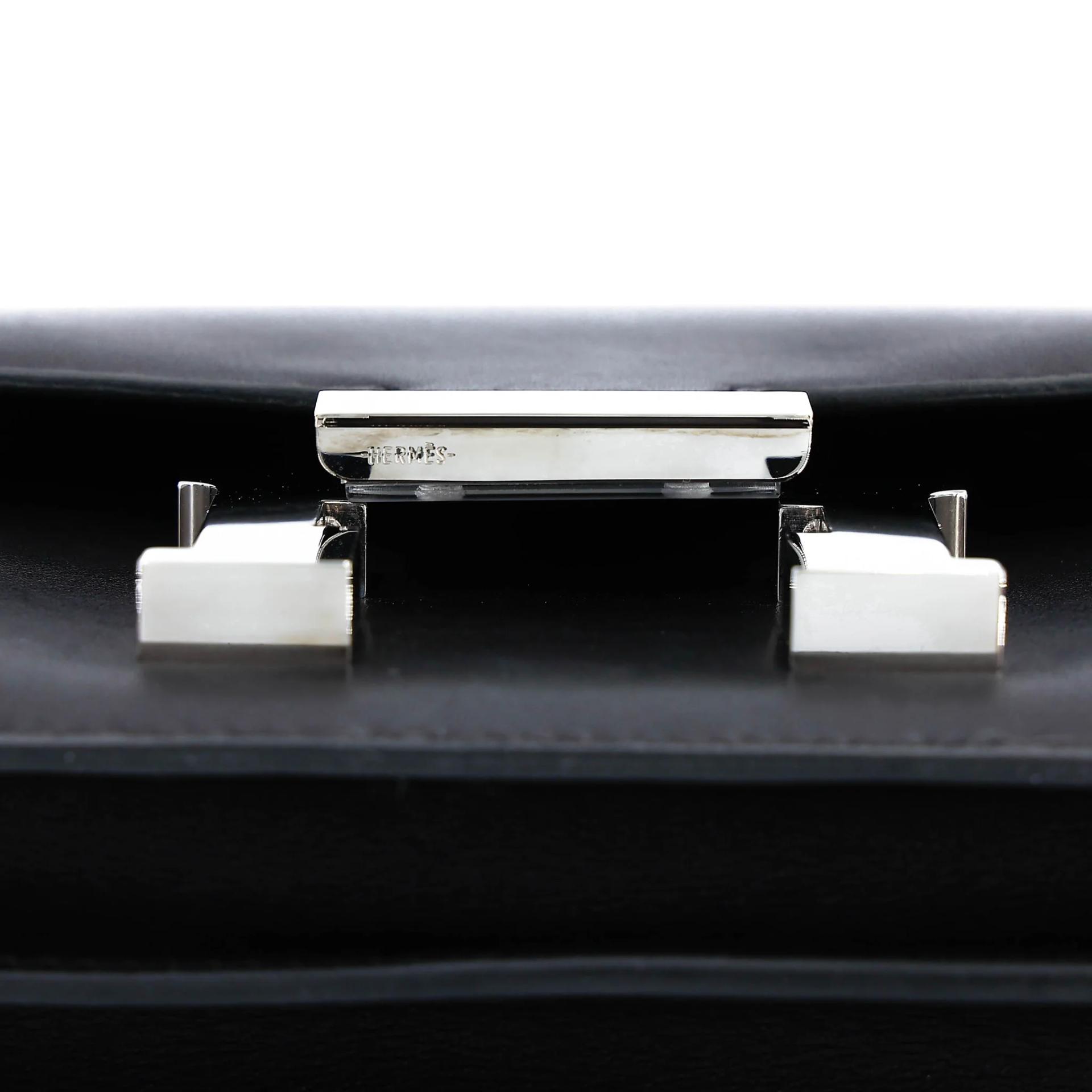 Very Good ( Rank A) HERMÈS Constance Mini Noir (89) Evercolor Palladium hardware A (2017) - 9