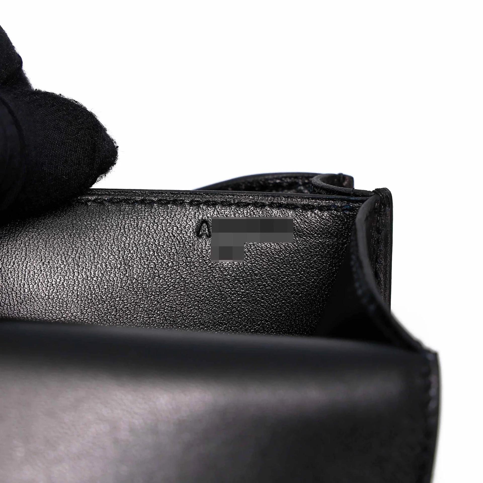 Very Good ( Rank A) HERMÈS Constance Mini Noir (89) Evercolor Palladium hardware A (2017) - 17