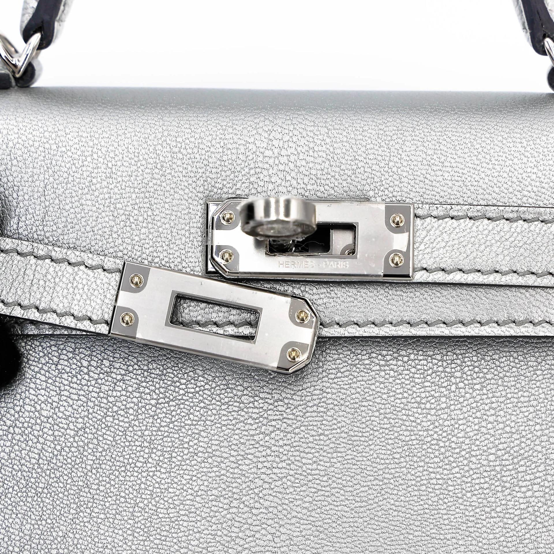 全新 HERMÈS 爱马仕 Mini Kelly 二代 05 银色 Argent Chevre山羊皮 银扣 G刻 2026年 - 8
