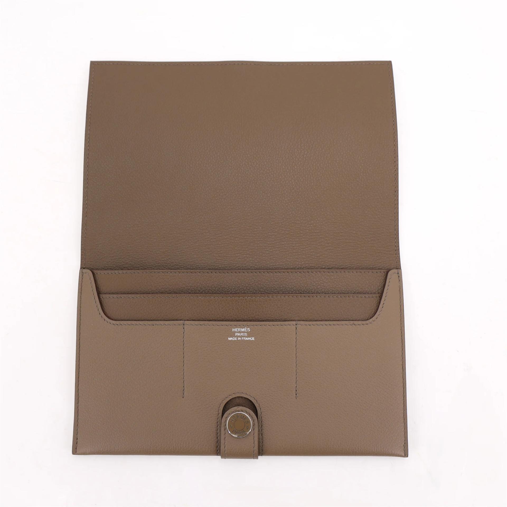 未使用保存品 HERMÈS 爱马仕 R.M.S Toutenmain 钱包 18 大象灰 Etoupe 6T Toundra Evercolor皮 银扣 W刻 2024年 - 9