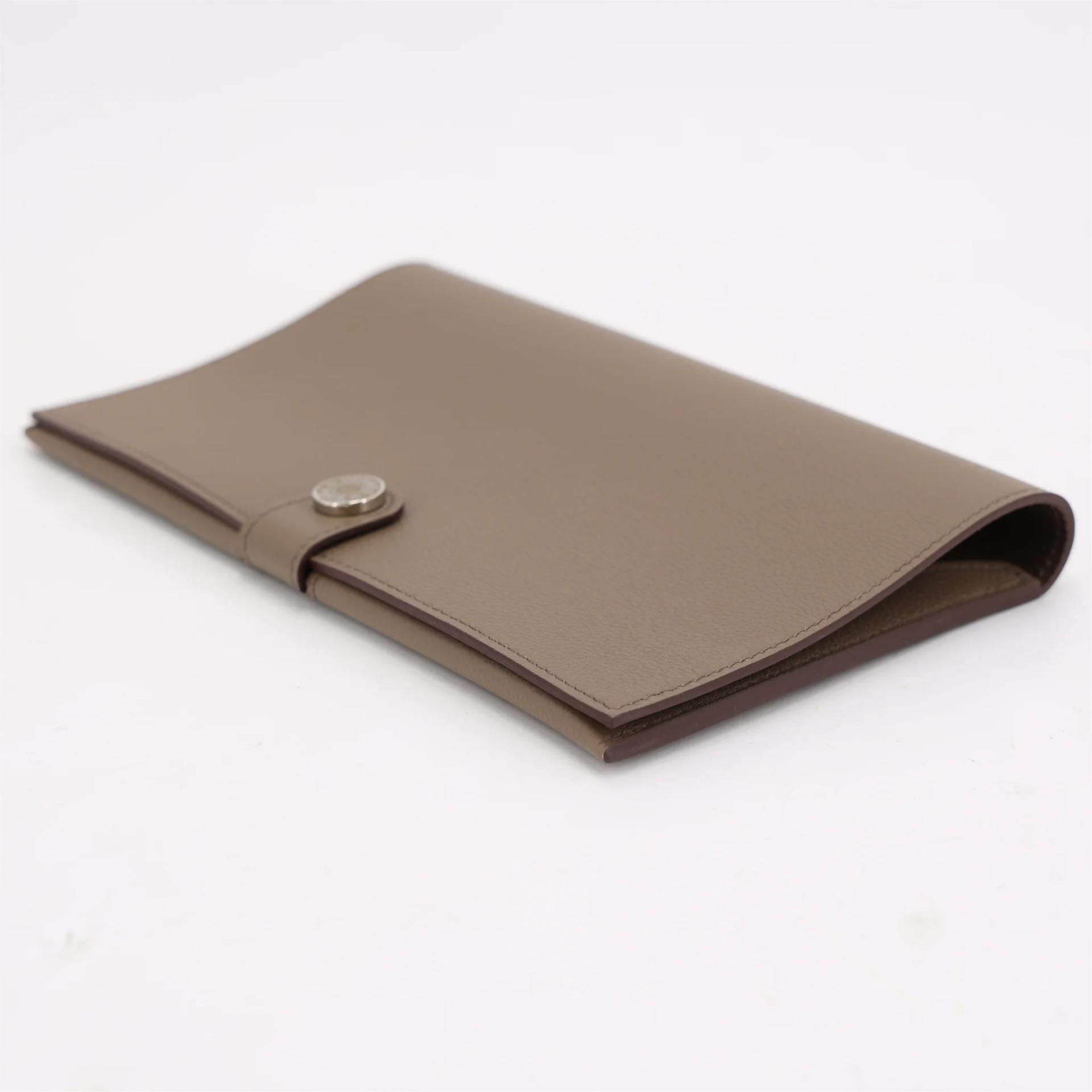 未使用保存品 HERMÈS 爱马仕 R.M.S Toutenmain 钱包 18 大象灰 Etoupe 6T Toundra Evercolor皮 银扣 W刻 2024年 - 5