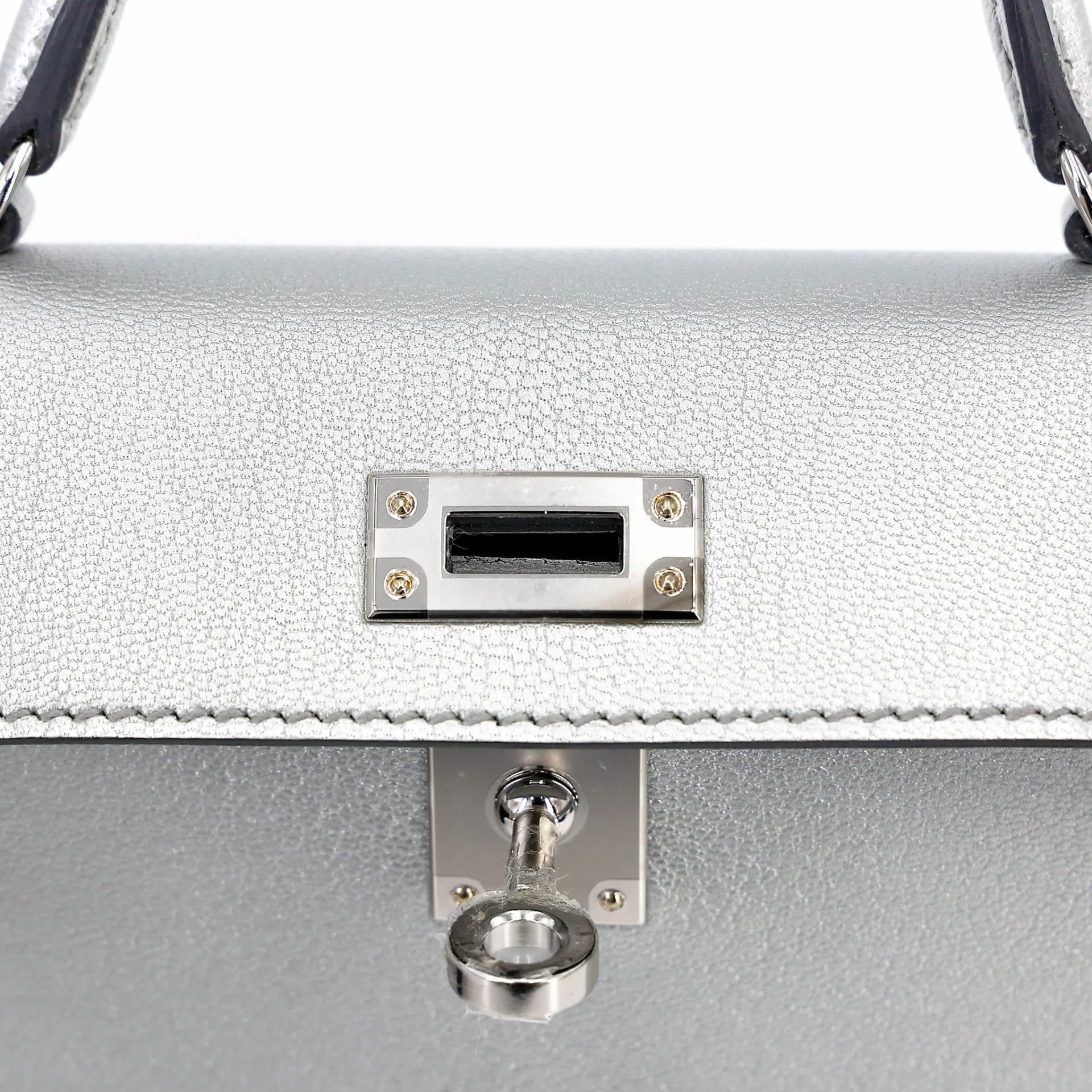 全新 HERMÈS 爱马仕 Mini Kelly 二代 05 银色 Argent Chevre山羊皮 银扣 G刻 2026年 - 10
