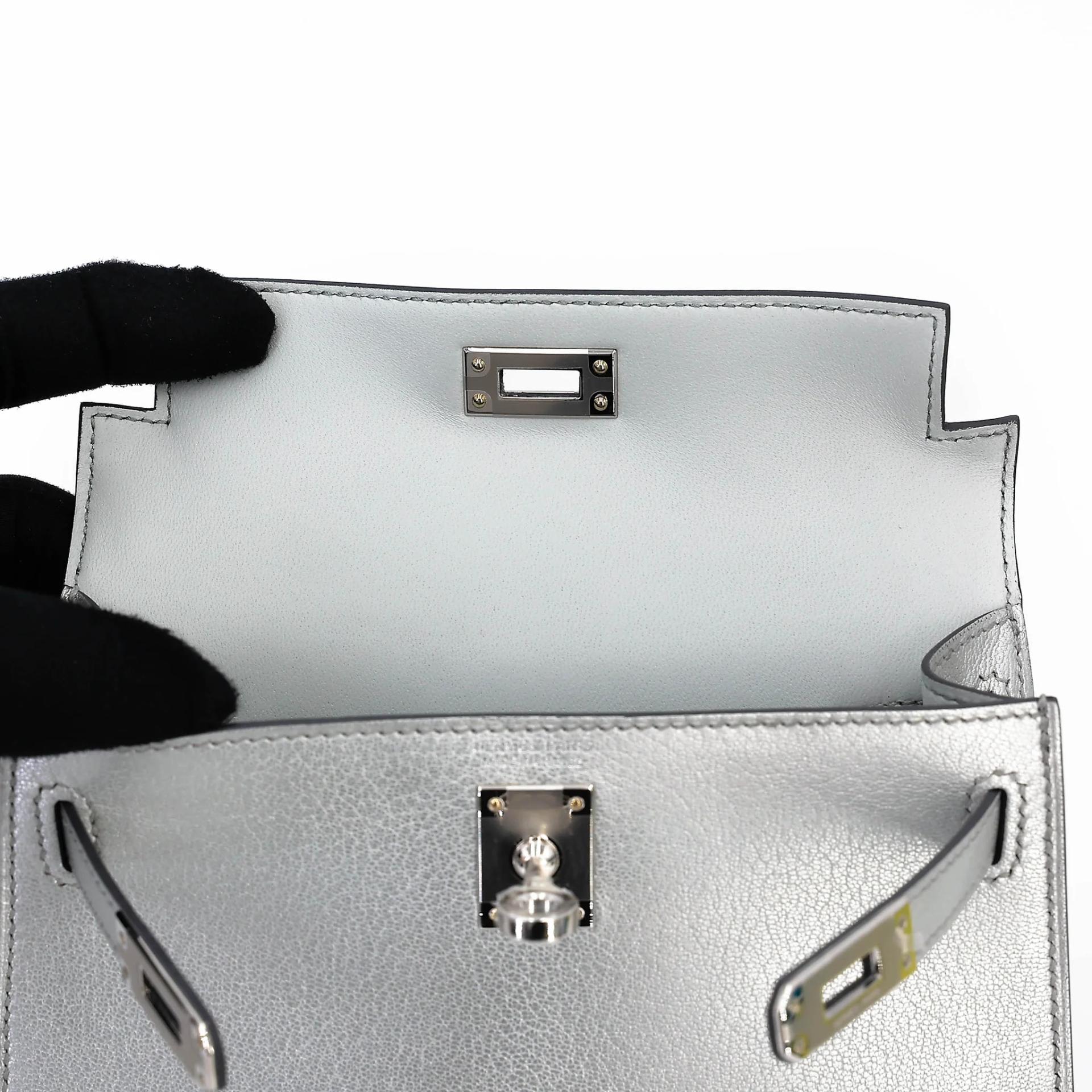 全新 HERMÈS 爱马仕 Mini Kelly 二代 05 银色 Argent Chevre山羊皮 银扣 G刻 2026年 - 12