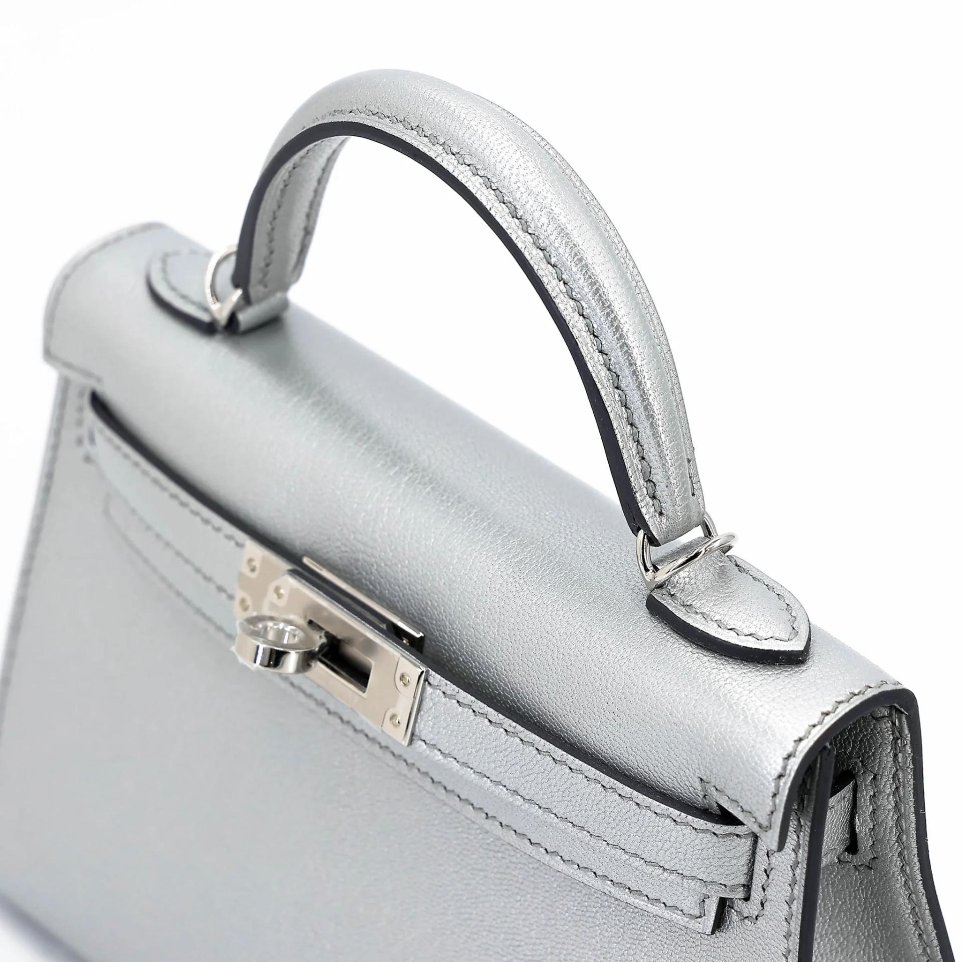 全新 HERMÈS 爱马仕 Mini Kelly 二代 05 银色 Argent Chevre山羊皮 银扣 G刻 2026年 - 3