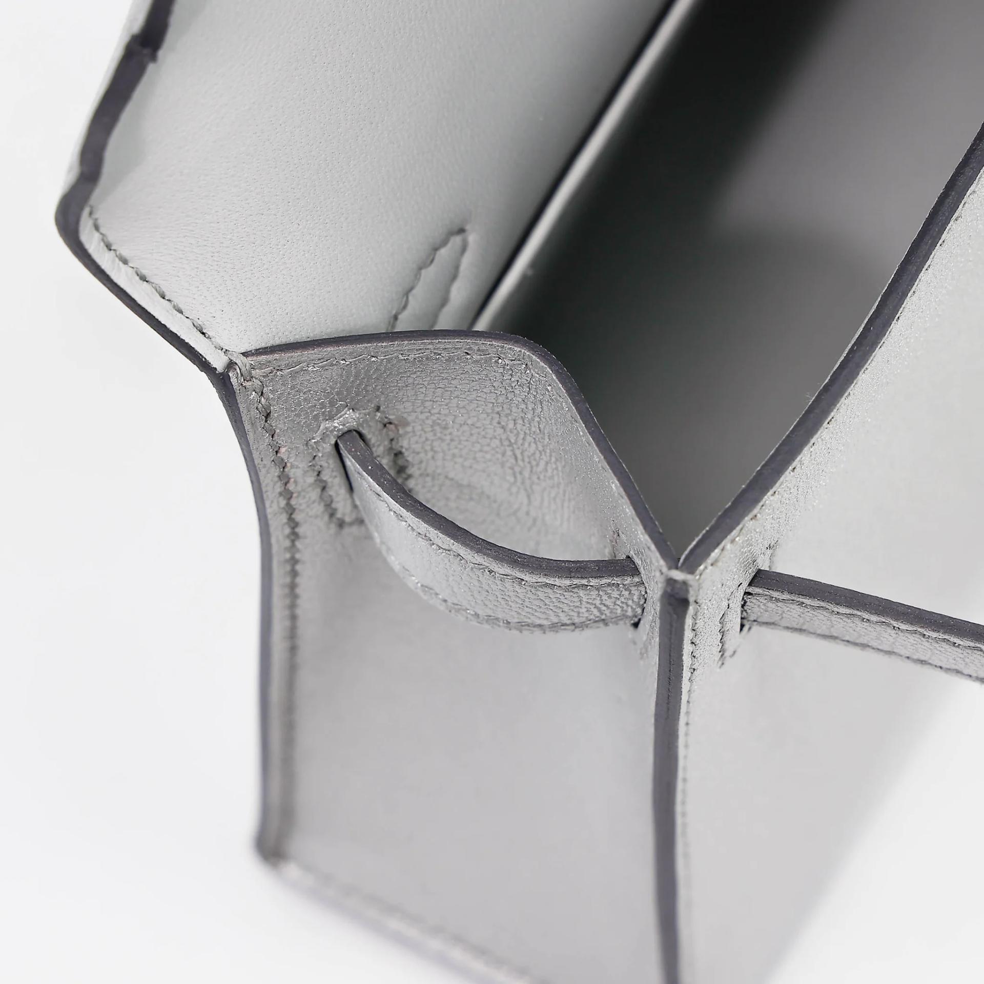 全新 HERMÈS 爱马仕 Mini Kelly 二代 05 银色 Argent Chevre山羊皮 银扣 G刻 2026年 - 16