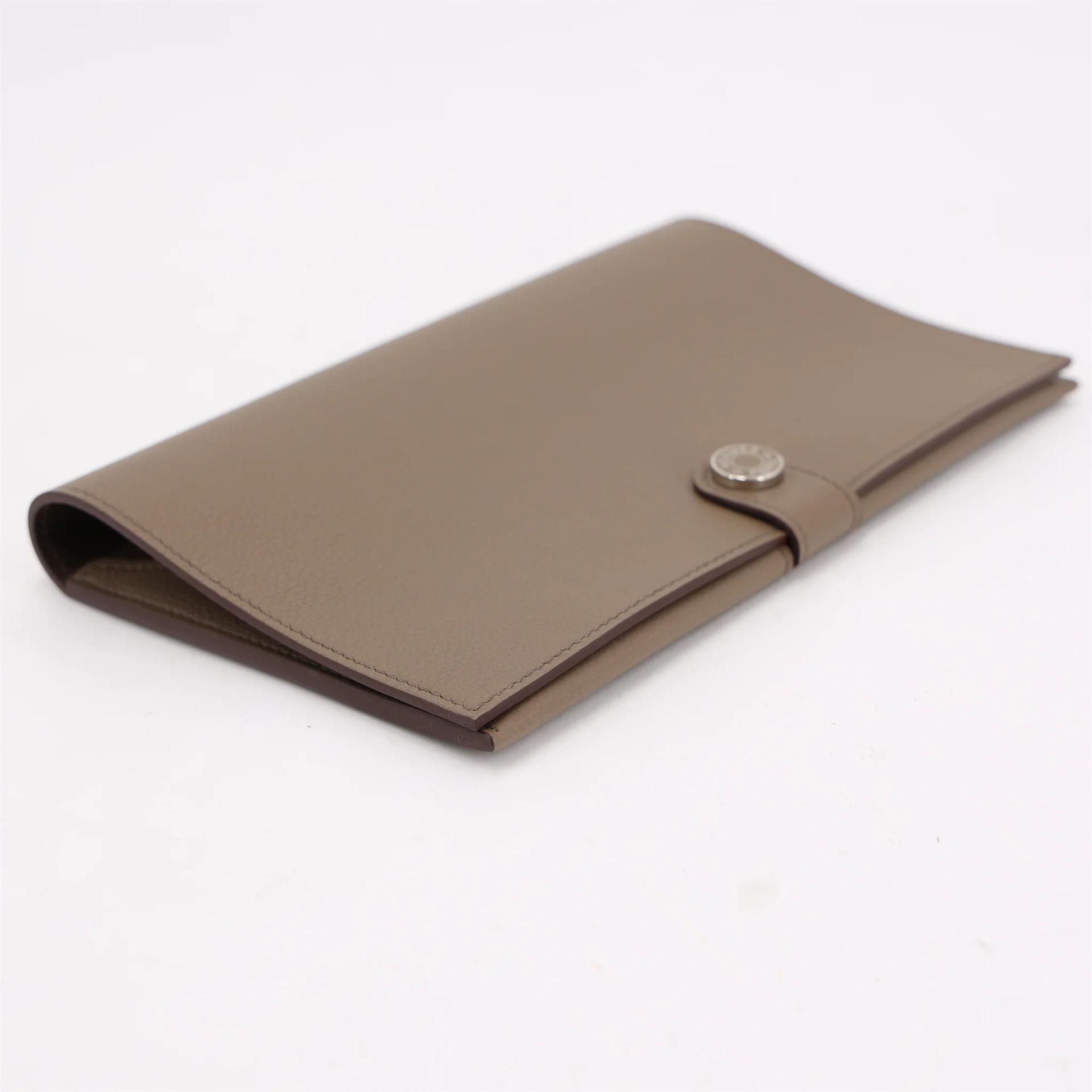 未使用保存品 HERMÈS 爱马仕 R.M.S Toutenmain 钱包 18 大象灰 Etoupe 6T Toundra Evercolor皮 银扣 W刻 2024年 - 4